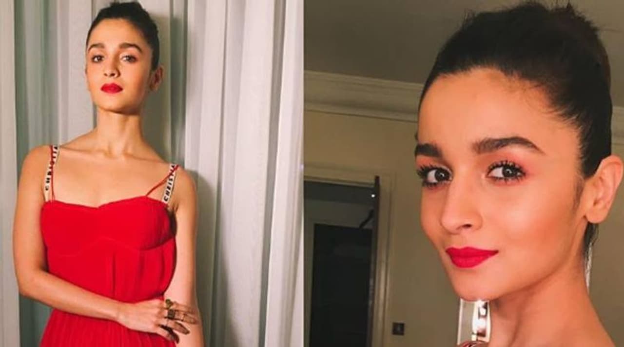 <p>Alia Bhatt makes millions of hearts beat with her stunning looks, dimple smile, and fine craft of acting. She looks gorgeous in traditional as well as western wear. Here are her 5 hottest pictures you should not miss. <br /> </p> <p>Alia Bhatt makes millions of hearts beat with her stunning looks, dimple smile, and fine craft of acting. She looks gorgeous in traditional as well as western wear. Here are her 5 hottest pictures you should not miss. <br /> </p>