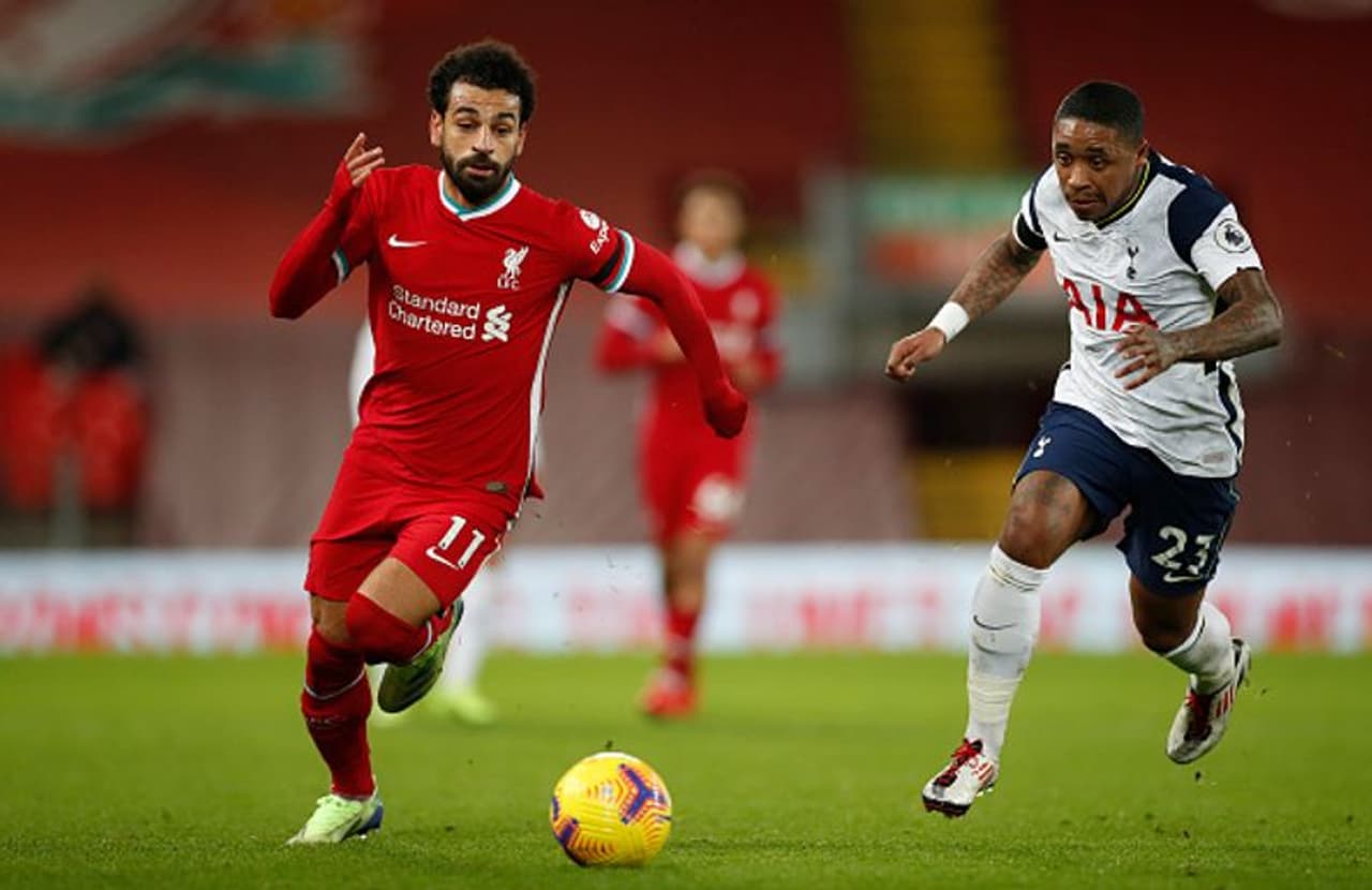 <p> </p><p>ഇംഗ്ലീഷ് പ്രീമിയർ ലീഗിൽ ലിവർപൂളിന്റെ കുതിപ്പിന് ചുക്കാൻ പിടിച്ചത് മുഹമ്മദ് സലാ. ഈ വർഷം 23 ഗോളുമായാണ് സലാ ഇംഗ്ലണ്ടിലെ ഗോൾ വേട്ടക്കാരിൽ മുന്നിലെത്തിയത്. </p> <p> </p><p>ഇംഗ്ലീഷ് പ്രീമിയർ ലീഗിൽ ലിവർപൂളിന്റെ കുതിപ്പിന് ചുക്കാൻ പിടിച്ചത് മുഹമ്മദ് സലാ. ഈ വർഷം 23 ഗോളുമായാണ് സലാ ഇംഗ്ലണ്ടിലെ ഗോൾ വേട്ടക്കാരിൽ മുന്നിലെത്തിയത്. </p>