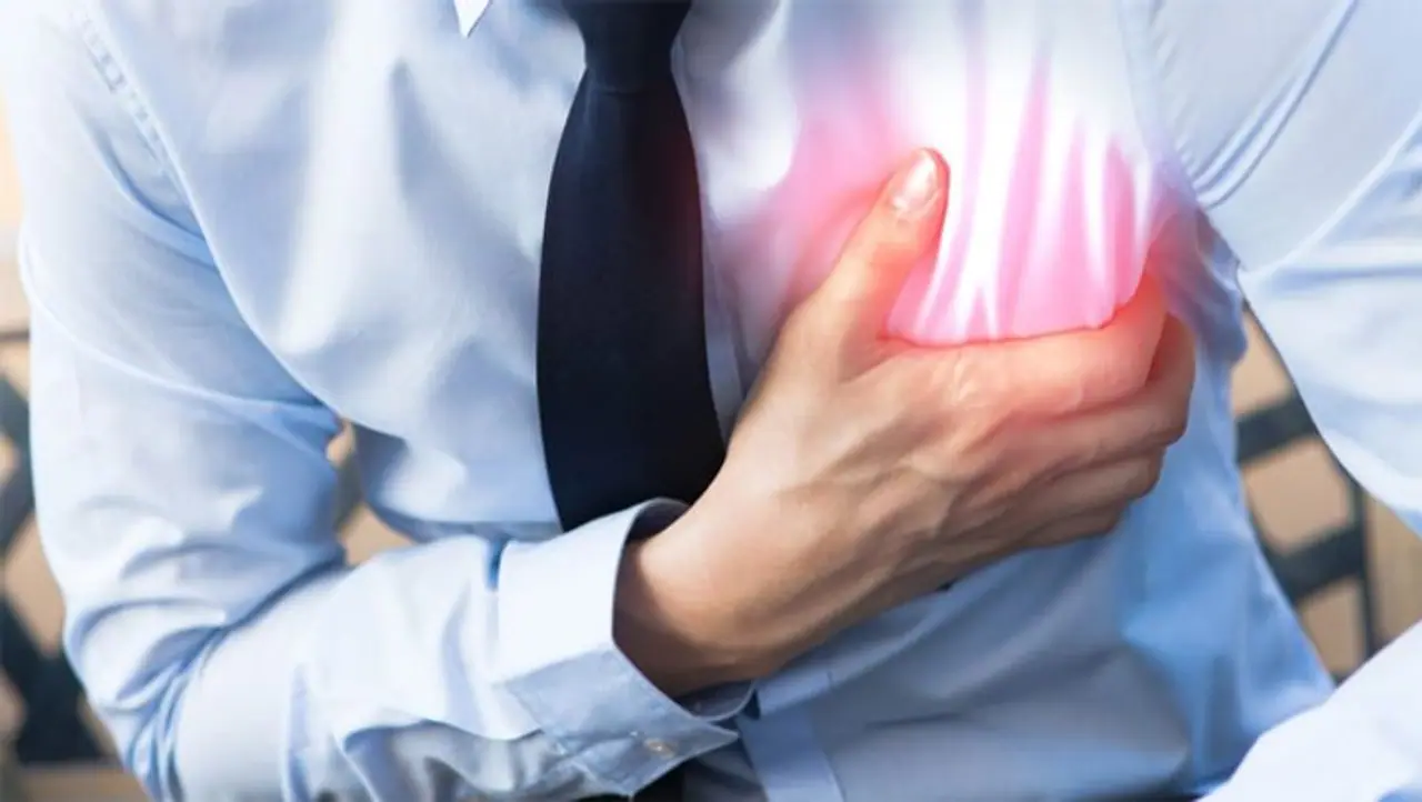 <p style="text align: justify;"><strong>ಈ ವಿಷಯಗಳು ರಕ್ತದೊತ್ತಡವನ್ನು ನಿಯಂತ್ರಣದಲ್ಲಿಡುತ್ತವೆ : </strong>ಹೃದಯದ ಆರೋಗ್ಯವನ್ನು ಉತ್ತಮವಾಗಿಡುವ ಕೆಲವು ಪಾನೀಯಗಳನ್ನು ಸೇವಿಸಬೇಕು, ಇದು ಅಧಿಕ ರಕ್ತದೊತ್ತಡವನ್ನು ನಿಯಂತ್ರಿಸಲು ಸಹಾಯ ಮಾಡುತ್ತದೆ. ಎಳನೀರು, ದಾಸವಾಳದ ಹೂವಿನ ರಸ, ದಾಳಿಂಬೆ ರಸ ಮತ್ತು ಟೊಮೆಟೊ ರಸ ರಕ್ತದೊತ್ತಡವನ್ನು ನಿಯಂತ್ರಣದಲ್ಲಿಡುತ್ತದೆ. </p> <p style="text align: justify;"><strong>ಈ ವಿಷಯಗಳು ರಕ್ತದೊತ್ತಡವನ್ನು ನಿಯಂತ್ರಣದಲ್ಲಿಡುತ್ತವೆ : </strong>ಹೃದಯದ ಆರೋಗ್ಯವನ್ನು ಉತ್ತಮವಾಗಿಡುವ ಕೆಲವು ಪಾನೀಯಗಳನ್ನು ಸೇವಿಸಬೇಕು, ಇದು ಅಧಿಕ ರಕ್ತದೊತ್ತಡವನ್ನು ನಿಯಂತ್ರಿಸಲು ಸಹಾಯ ಮಾಡುತ್ತದೆ. ಎಳನೀರು, ದಾಸವಾಳದ ಹೂವಿನ ರಸ, ದಾಳಿಂಬೆ ರಸ ಮತ್ತು ಟೊಮೆಟೊ ರಸ ರಕ್ತದೊತ್ತಡವನ್ನು ನಿಯಂತ್ರಣದಲ್ಲಿಡುತ್ತದೆ. </p>