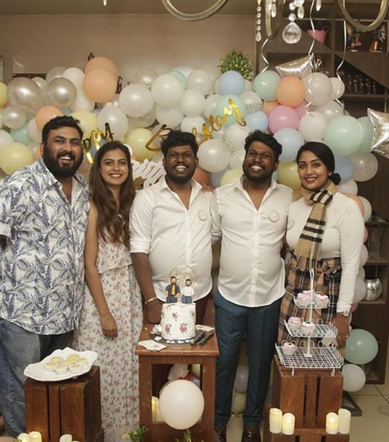 <p>അനുശ്രീയുടെ ഫോട്ടോകളിലൂടെ പ്രേക്ഷകര്ക്ക് പരിചിതരാണ് സജിത്തും സുജിത്തും.</p><p> </p> <p>അനുശ്രീയുടെ ഫോട്ടോകളിലൂടെ പ്രേക്ഷകര്ക്ക് പരിചിതരാണ് സജിത്തും സുജിത്തും.</p><p> </p>