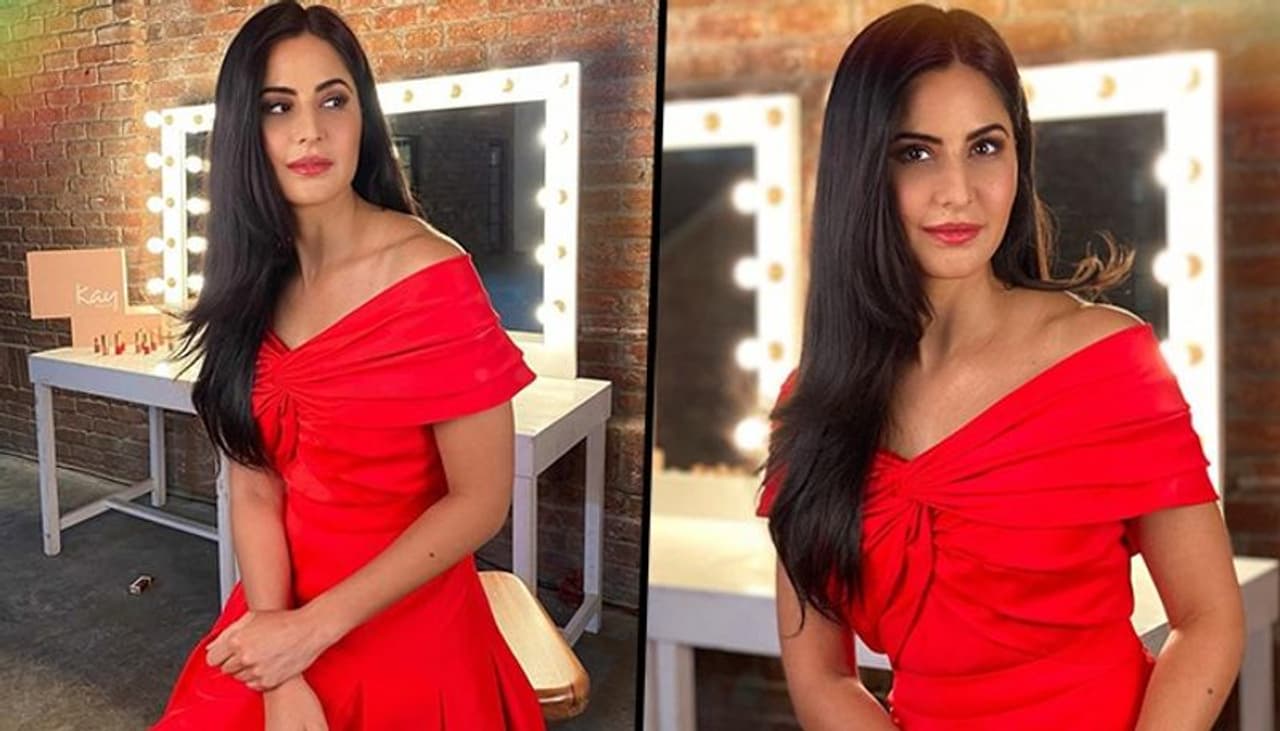 <p style="text align: justify;">Katrina Kaif is a stunning diva of Bollywood, the actress's style game is always top notch and she takes away the breath of many as she carries mini dresses or even traditional attires.</p><p> </p> <p style="text align: justify;">Katrina Kaif is a stunning diva of Bollywood, the actress's style game is always top notch and she takes away the breath of many as she carries mini dresses or even traditional attires.</p><p> </p>