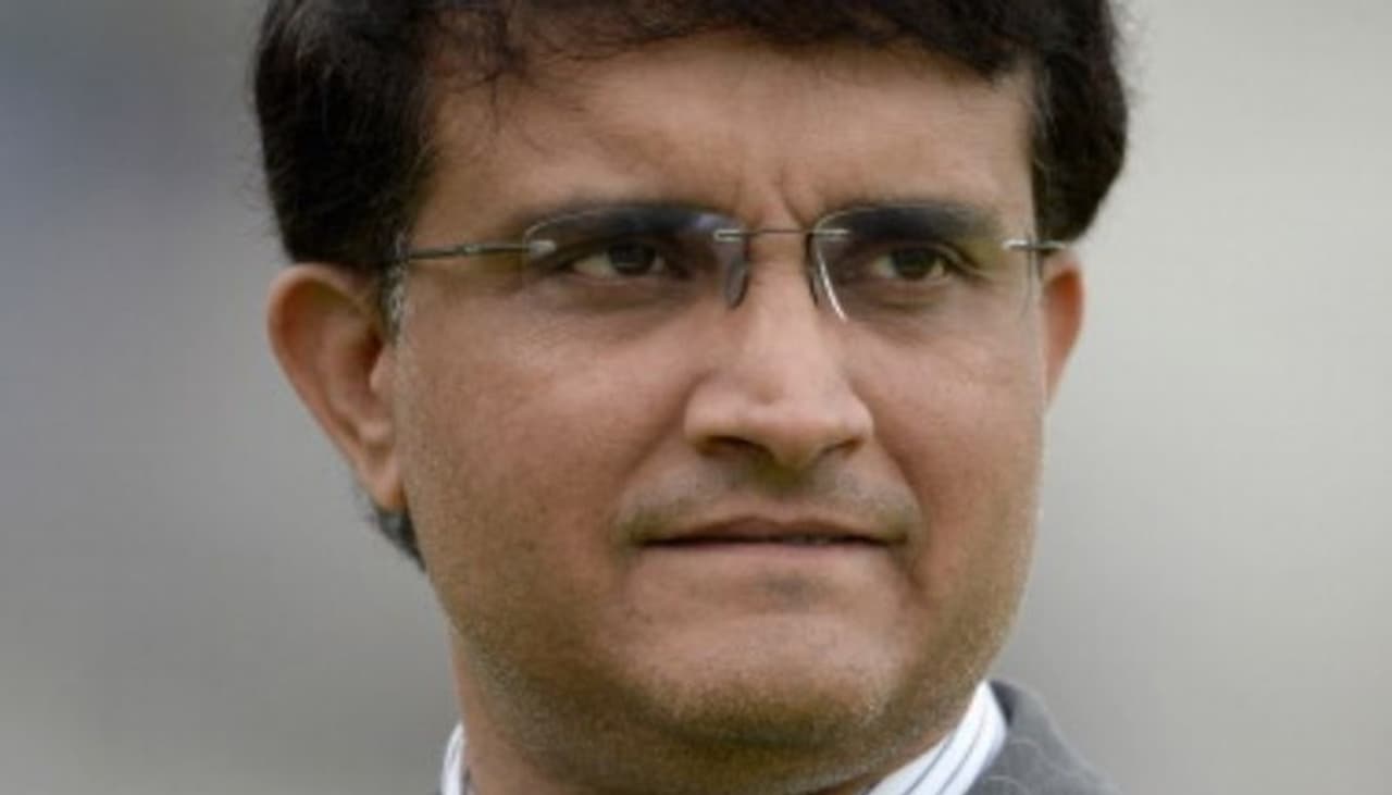 <p>ಬಿಸಿಸಿಐ ಅಧ್ಯಕ್ಷ ಸೌರವ್ ಗಂಗೂಲಿ ಜನವರಿ 02ರಂದು ವ್ಯಾಯಾಮ ಮಾಡುವ ವೇಳೆ ಲಘು ಹೃದಯಾಘಾತಕ್ಕೆ ಒಳಗಾಗಿದ್ದರು.</p> <p>ಬಿಸಿಸಿಐ ಅಧ್ಯಕ್ಷ ಸೌರವ್ ಗಂಗೂಲಿ ಜನವರಿ 02ರಂದು ವ್ಯಾಯಾಮ ಮಾಡುವ ವೇಳೆ ಲಘು ಹೃದಯಾಘಾತಕ್ಕೆ ಒಳಗಾಗಿದ್ದರು.</p>