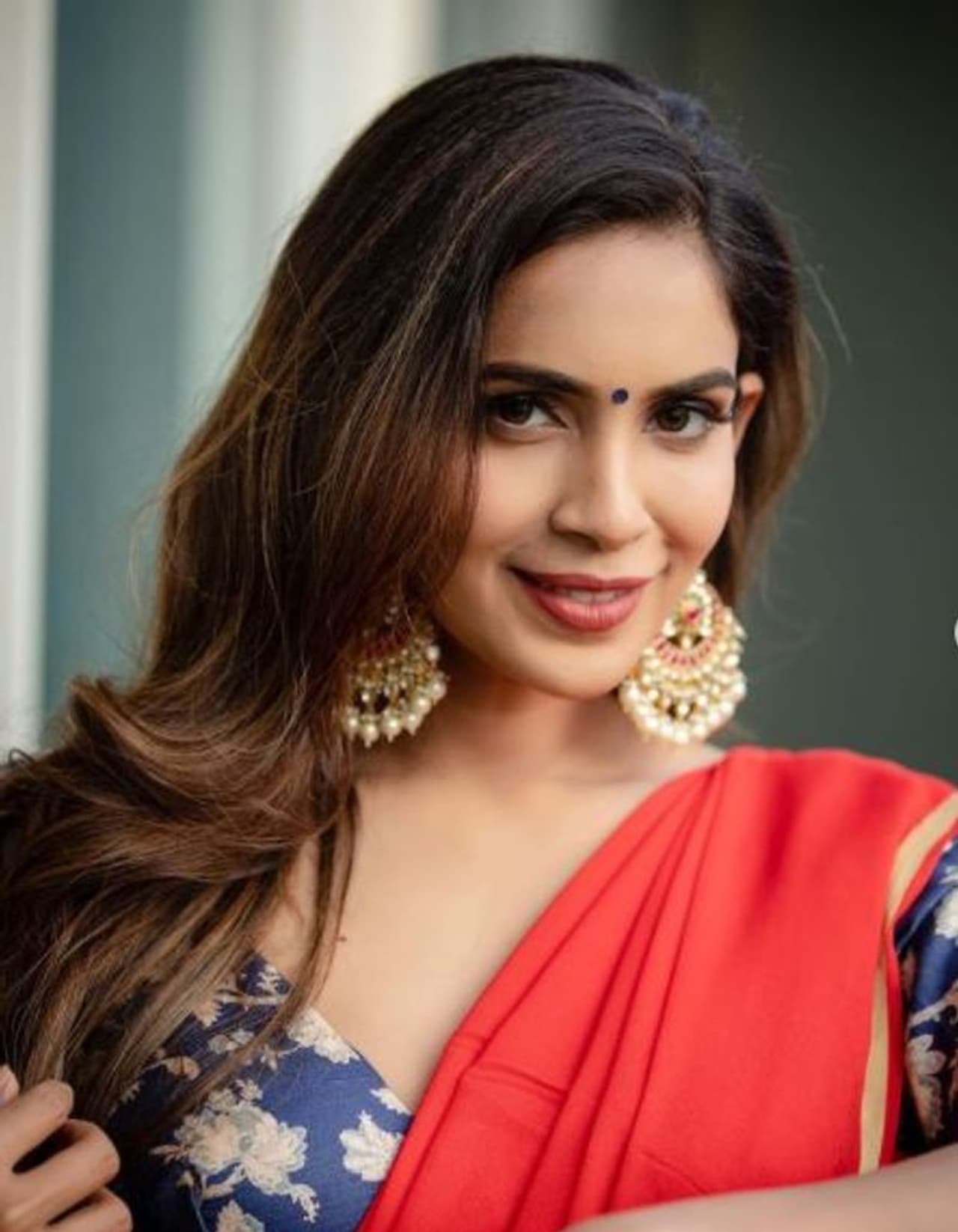 <p>சிவப்பு நிற சேலையில் செம்ம ஹாட் சம்யுக்தா </p> <p>சிவப்பு நிற சேலையில் செம்ம ஹாட் சம்யுக்தா </p>