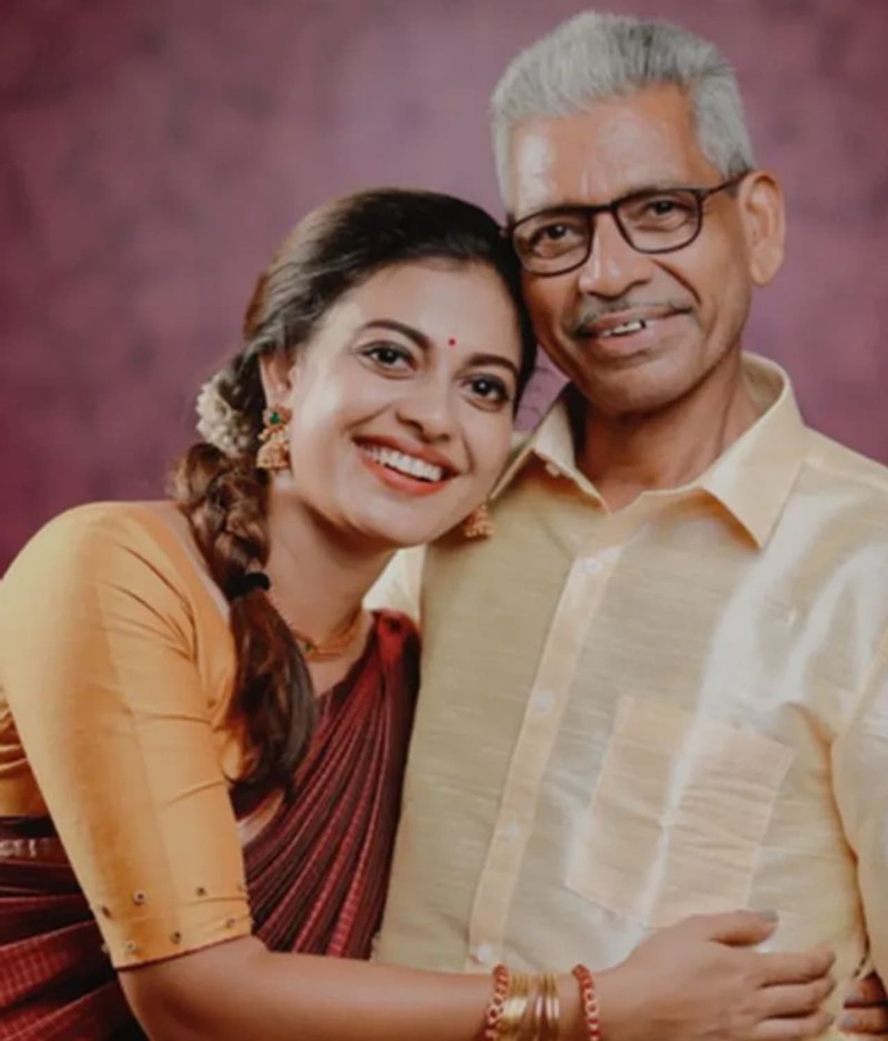 <p>ഫോട്ടോഷൂട്ടുകള് അനുശ്രീ നിരന്തരം പങ്കുവയ്ക്കാറുണ്ട്.</p><p> </p> <p>ഫോട്ടോഷൂട്ടുകള് അനുശ്രീ നിരന്തരം പങ്കുവയ്ക്കാറുണ്ട്.</p><p> </p>