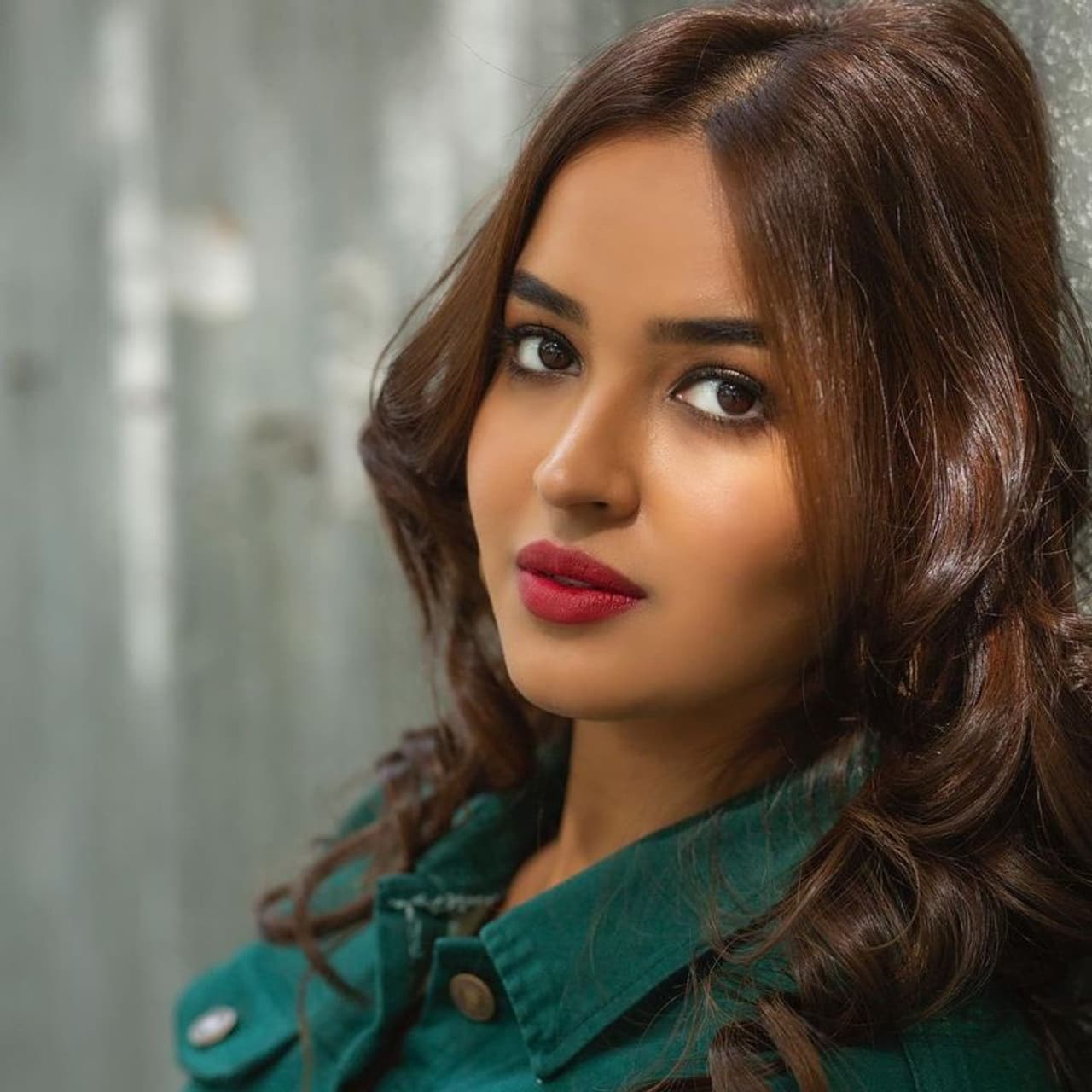 ఇటీవల `మిస్ ఇండియా` చిత్రంలో అలరించిన తెలుగు సోయగం పూజిత పొన్నాడ.. డ్రీమ్స్ లో ఉంటుందట. తాజాగా ఓ గ్లామరస్ ఫోటోని పంచుకుని ఫ్యాన్స్ ని ఫిదా చేస్తుంది. ఇటీవల `మిస్ ఇండియా` చిత్రంలో అలరించిన తెలుగు సోయగం పూజిత పొన్నాడ.. డ్రీమ్స్ లో ఉంటుందట. తాజాగా ఓ గ్లామరస్ ఫోటోని పంచుకుని ఫ్యాన్స్ ని ఫిదా చేస్తుంది.