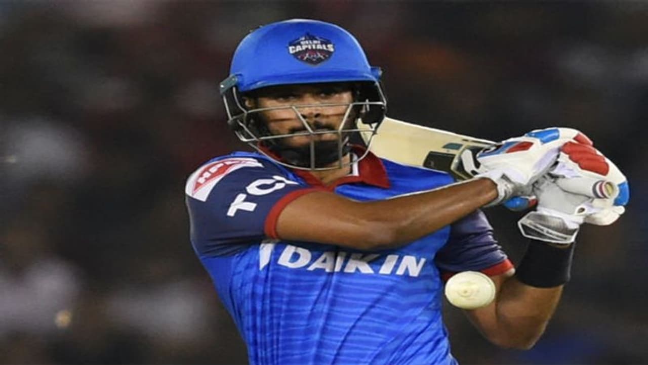 <p>దేశంలో కొత్తగా కరోనా కేసులు వేల సంఖ్యలో నమోదవుతున్నాయి. అంతేకాకుండా రోజురోజుకీ కేసుల సంఖ్య పెరుగుతోంది. దీంతో ఐపీఎల్లో పాల్గొనే ప్లేయర్లకు కోవిద్ వ్యాక్సిన్ వేయించాలని సూచించింది ఢిల్లీ క్యాపిటల్స్...</p> <p>దేశంలో కొత్తగా కరోనా కేసులు వేల సంఖ్యలో నమోదవుతున్నాయి. అంతేకాకుండా రోజురోజుకీ కేసుల సంఖ్య పెరుగుతోంది. దీంతో ఐపీఎల్లో పాల్గొనే ప్లేయర్లకు కోవిద్ వ్యాక్సిన్ వేయించాలని సూచించింది ఢిల్లీ క్యాపిటల్స్...</p>