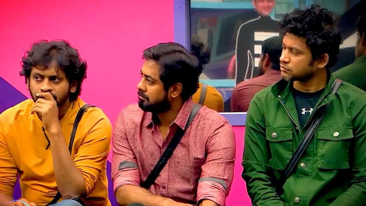 <p>விறுவிறுப்பாக ஒளிபரப்பாகி வரும் பிக்பாஸ் நிகழ்ச்சியில் வெவ்வேறு குணாதிசியங்கள், வெவ்வேறு துறையை சேர்ந்த பிரபலங்கள் கலந்து கொண்டு விளையாடி வருகிறார்கள். மொத்தம் 16 போட்டியாளர்கள் ஒரே வீட்டில் தங்க வைப்பதால் எழும் பிரச்சனைகள் எப்படி இருக்கும் என்பதை இந்த நிகழ்ச்சியை தொடர்ந்து பார்த்து வருபவர்களுக்கு தெரிந்திருக்கும். </p> <p>விறுவிறுப்பாக ஒளிபரப்பாகி வரும் பிக்பாஸ் நிகழ்ச்சியில் வெவ்வேறு குணாதிசியங்கள், வெவ்வேறு துறையை சேர்ந்த பிரபலங்கள் கலந்து கொண்டு விளையாடி வருகிறார்கள். மொத்தம் 16 போட்டியாளர்கள் ஒரே வீட்டில் தங்க வைப்பதால் எழும் பிரச்சனைகள் எப்படி இருக்கும் என்பதை இந்த நிகழ்ச்சியை தொடர்ந்து பார்த்து வருபவர்களுக்கு தெரிந்திருக்கும். </p>