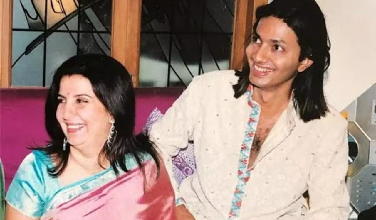 <p>ಫರಾಹ್ ಪತಿ ಶಿರೀಶ್ ಕುಂದರ್ ಎಡಿಟರ್ ಹಾಗೂ ಫಿಲ್ಮ್ಮೇಕರ್. ಅವರಿಗಿಂತ 9 ವರ್ಷ ಚಿಕ್ಕವರನ್ನು ಫರಾಹ್ ವಿವಾಹವಾದ ಸುದ್ದಿ ಬಹಿರಂಗವಾದಾಗ, ಬಹಳಷ್ಟು ಟೀಕೆಗೆ ಗುರಿಯಾದರು. ಆದರೆ ಪ್ರೀತಿಗೆ ವಯಸ್ಸಿನ ಹಂಗಿಲ್ಲ ಎಂದು ಈ ಕಪಲ್ ಪ್ರೂವ್ ಮಾಡಿದೆ.</p> <p>ಫರಾಹ್ ಪತಿ ಶಿರೀಶ್ ಕುಂದರ್ ಎಡಿಟರ್ ಹಾಗೂ ಫಿಲ್ಮ್ಮೇಕರ್. ಅವರಿಗಿಂತ 9 ವರ್ಷ ಚಿಕ್ಕವರನ್ನು ಫರಾಹ್ ವಿವಾಹವಾದ ಸುದ್ದಿ ಬಹಿರಂಗವಾದಾಗ, ಬಹಳಷ್ಟು ಟೀಕೆಗೆ ಗುರಿಯಾದರು. ಆದರೆ ಪ್ರೀತಿಗೆ ವಯಸ್ಸಿನ ಹಂಗಿಲ್ಲ ಎಂದು ಈ ಕಪಲ್ ಪ್ರೂವ್ ಮಾಡಿದೆ.</p>