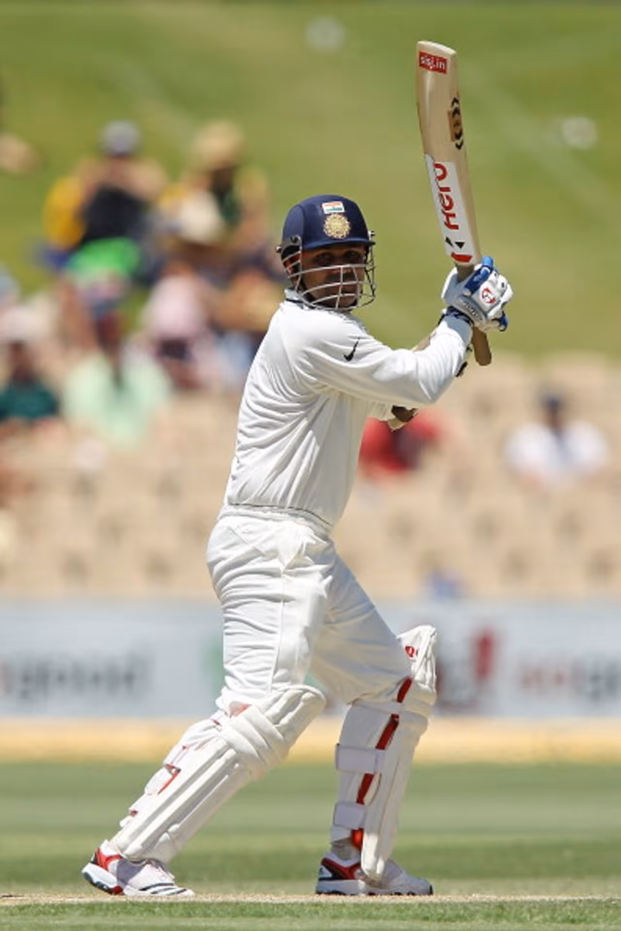 <p> </p><p><strong>വീരേന്ദര് സെവാഗ്</strong></p><p> </p><p>ഇന്ത്യന് മുന് വെടിക്കെട്ട് ഓപ്പണര് വീരേന്ദര് സെവാഗാണ് ചാപ്പലിന്റെ ഇലവനിലെ ഓപ്പണര്മാരില് ഒരാള്. 104 ടെസ്റ്റ് മത്സരങ്ങള് കളിച്ച വീരു 49.34 ശരാശരിയിലും 82.23 സ്ട്രൈക്ക് റേറ്റിലും 8586 റണ്സ് നേടിയിരുന്നു. 23 സെഞ്ചുറികളും ആറ് ഇരട്ട സെഞ്ചുറികളും രണ്ട് ട്രിപ്പിള് സെഞ്ചുറികളും ഉള്പ്പടെയാണിത്. </p> <p> </p><p><strong>വീരേന്ദര് സെവാഗ്</strong></p><p> </p><p>ഇന്ത്യന് മുന് വെടിക്കെട്ട് ഓപ്പണര് വീരേന്ദര് സെവാഗാണ് ചാപ്പലിന്റെ ഇലവനിലെ ഓപ്പണര്മാരില് ഒരാള്. 104 ടെസ്റ്റ് മത്സരങ്ങള് കളിച്ച വീരു 49.34 ശരാശരിയിലും 82.23 സ്ട്രൈക്ക് റേറ്റിലും 8586 റണ്സ് നേടിയിരുന്നു. 23 സെഞ്ചുറികളും ആറ് ഇരട്ട സെഞ്ചുറികളും രണ്ട് ട്രിപ്പിള് സെഞ്ചുറികളും ഉള്പ്പടെയാണിത്. </p>