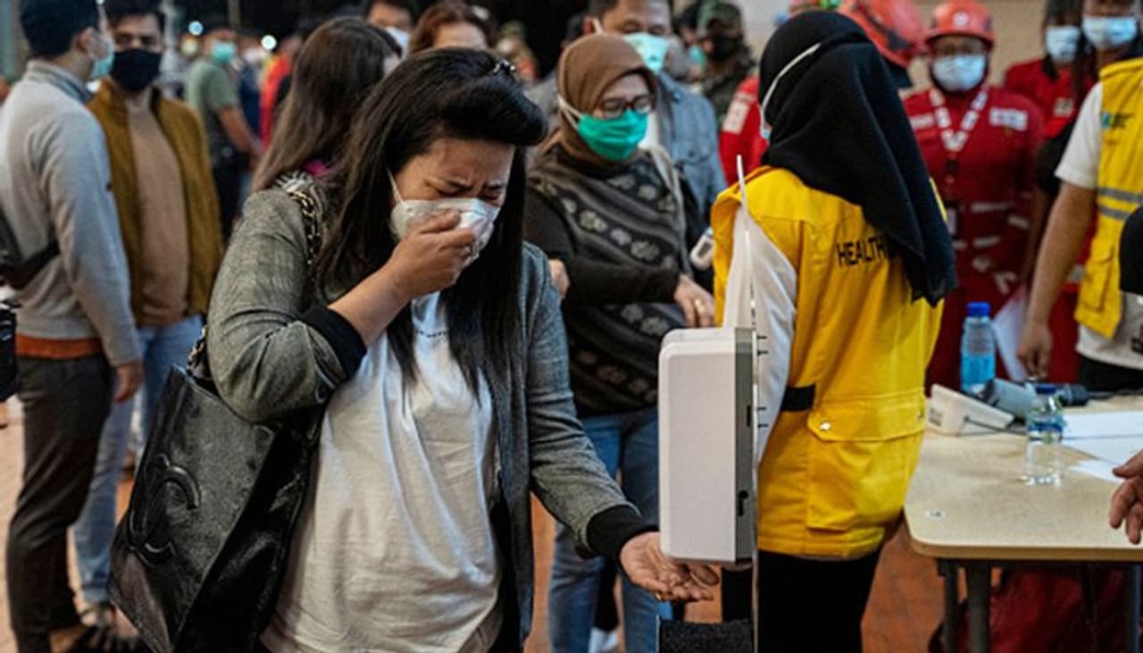 <p>Indonesian Search and rescue agency officials are still trying to find the location of the ill fated Sriwijaya Air Flight 182.</p><p>Many rescue ships, Army helicopters and naval divers have been deployed to recover the wreckage.</p> <p>Indonesian Search and rescue agency officials are still trying to find the location of the ill fated Sriwijaya Air Flight 182.</p><p>Many rescue ships, Army helicopters and naval divers have been deployed to recover the wreckage.</p>