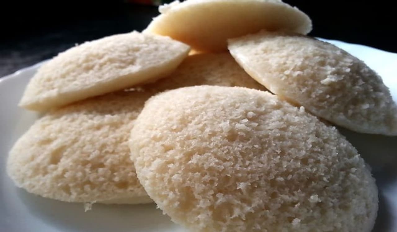 <p> ಇಡ್ಲಿ ಮಿಕ್ಸ್ನಿಂದ ದಿಢೀರ್ ಆಗಿ ಇಡ್ಲಿ ತಯಾರಿಸಬಹುದು. </p> <p> ಇಡ್ಲಿ ಮಿಕ್ಸ್ನಿಂದ ದಿಢೀರ್ ಆಗಿ ಇಡ್ಲಿ ತಯಾರಿಸಬಹುದು. </p>