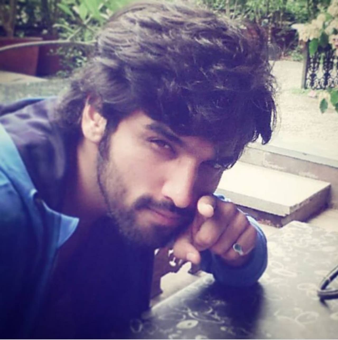 <p>ಕೊರೋನಾ ಸಂಕಷ್ಟದಲ್ಲಿ ನಟ ಅನೀಶ್ ತೇಜೇಶ್ವರ್ ಕೂಡ ಕಷ್ಟದಲ್ಲಿದ್ದವರಿಗೆ ಸಹಾಯ ಮಾಡಲು ಮುಂದಾಗಿದ್ದಾರೆ.</p> <p>ಕೊರೋನಾ ಸಂಕಷ್ಟದಲ್ಲಿ ನಟ ಅನೀಶ್ ತೇಜೇಶ್ವರ್ ಕೂಡ ಕಷ್ಟದಲ್ಲಿದ್ದವರಿಗೆ ಸಹಾಯ ಮಾಡಲು ಮುಂದಾಗಿದ್ದಾರೆ.</p>