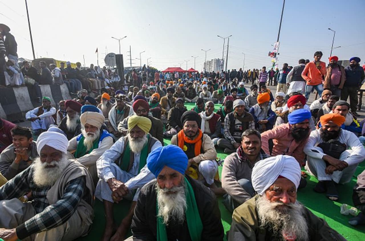 <p>Farmer union leaders will hold the 9th round of talks with the Centre on Friday (January 15) hoping for an early resolution of all concerning the farmers, who have been protesting against Centre’s three farm laws for nearly two months now.</p> <p>Farmer union leaders will hold the 9th round of talks with the Centre on Friday (January 15) hoping for an early resolution of all concerning the farmers, who have been protesting against Centre’s three farm laws for nearly two months now.</p>