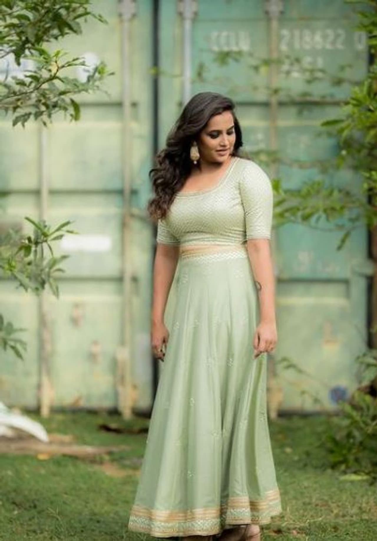 <p>அந்த வகையில் நடிகை நயன்தாரா நடித்த 'கோலமாவு கோகிலா' படத்தில் நயனுக்கு தங்கையாக நடித்திருந்தார். </p> <p>அந்த வகையில் நடிகை நயன்தாரா நடித்த 'கோலமாவு கோகிலா' படத்தில் நயனுக்கு தங்கையாக நடித்திருந்தார். </p>