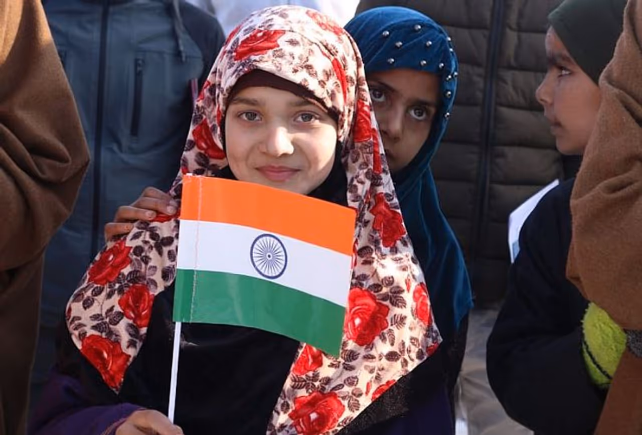 <p>The games festival was organised for the villagers of Ramhal, Rajwar and Magam block of Kupwara district.<br />&nbsp;</p><p>"The festival witnessed the huge turnout of 1500 local Kashmiris and Gujjars along with 50 Covid Warriors (ASHA Workers) and village Panches and Sarpanches," a defence official said.</p>