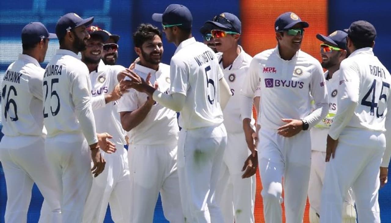 <p>இந்தியா ஆஸ்திரேலியா இடையேயான டெஸ்ட் தொடரின் முடிவை தீர்மானிக்கும் முக்கியமான கடைசி டெஸ்ட், பிரிஸ்பேனில் இன்று தொடங்கியது. இந்த போட்டிக்கான இந்திய அணியில் கட்டாயத்தின் பேரில் 3 மாற்றங்கள் செய்யப்பட்டுள்ளன.</p> <p>இந்தியா ஆஸ்திரேலியா இடையேயான டெஸ்ட் தொடரின் முடிவை தீர்மானிக்கும் முக்கியமான கடைசி டெஸ்ட், பிரிஸ்பேனில் இன்று தொடங்கியது. இந்த போட்டிக்கான இந்திய அணியில் கட்டாயத்தின் பேரில் 3 மாற்றங்கள் செய்யப்பட்டுள்ளன.</p>