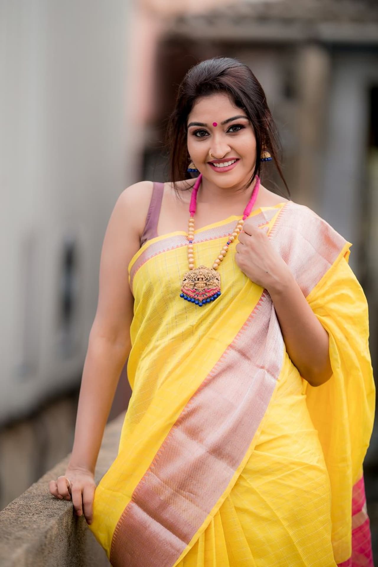 <p>சோசியல் மீடியாவில் படு ஆக்டிவாக வலம் வரும் நீலிமா ராணி, தமிழ் சினிமாவின் டாப் நடிகைகளுக்கே டப் கொடுக்கும் அளவிற்கு போட்டோ ஷூட்களை நடத்தி வருகிறார். </p> <p>சோசியல் மீடியாவில் படு ஆக்டிவாக வலம் வரும் நீலிமா ராணி, தமிழ் சினிமாவின் டாப் நடிகைகளுக்கே டப் கொடுக்கும் அளவிற்கு போட்டோ ஷூட்களை நடத்தி வருகிறார். </p>