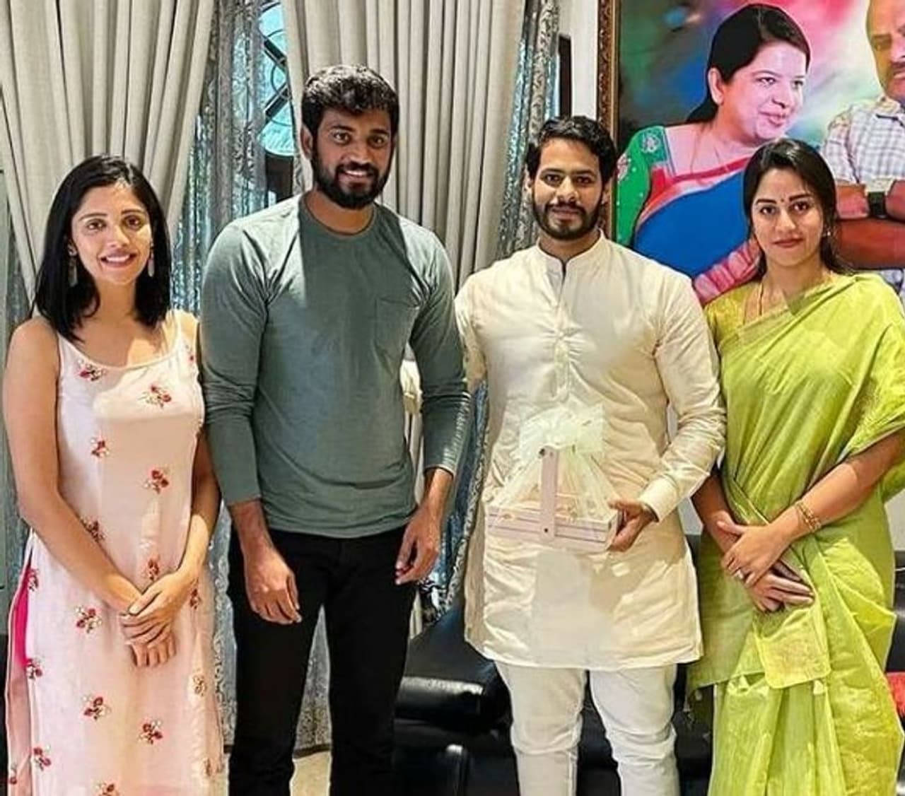 <p>ಹಲವು ವರ್ಷಗಳಿಂದ ಪ್ರೀತಿಸುತ್ತಿರುವ ಡಾರ್ಲಿಂಗ್ ಕೃಷ್ಣ ಹಾಗೂ ಮಿಲನಾ ನಾಗರಾಜ್.</p>