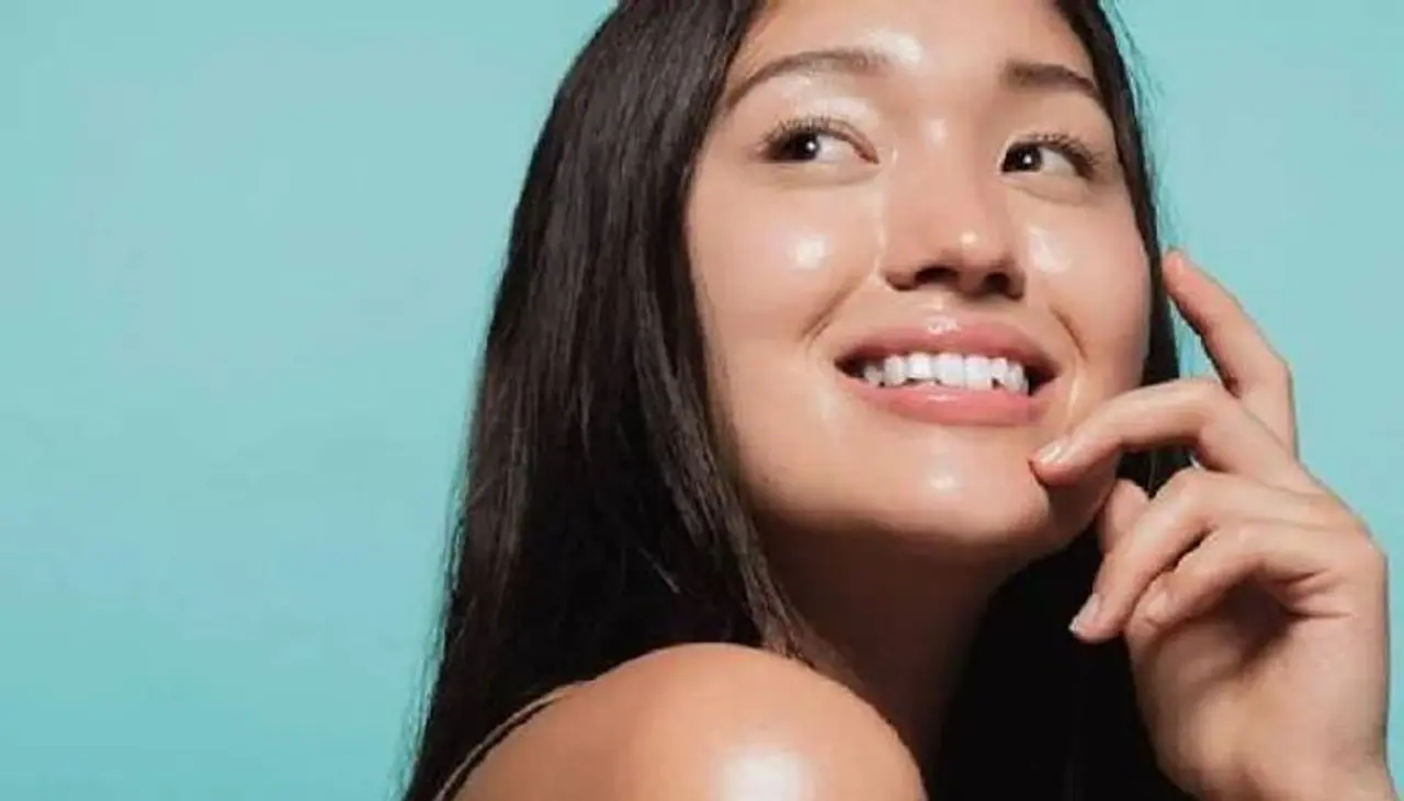 <p style="text align: justify;">People who have dry skin will know how it feels to have a flaky texture. There are many creams and serums to solve the problem, but here are a few key ingredients that might help to heal your skin.</p> <p style="text align: justify;">People who have dry skin will know how it feels to have a flaky texture. There are many creams and serums to solve the problem, but here are a few key ingredients that might help to heal your skin.</p>