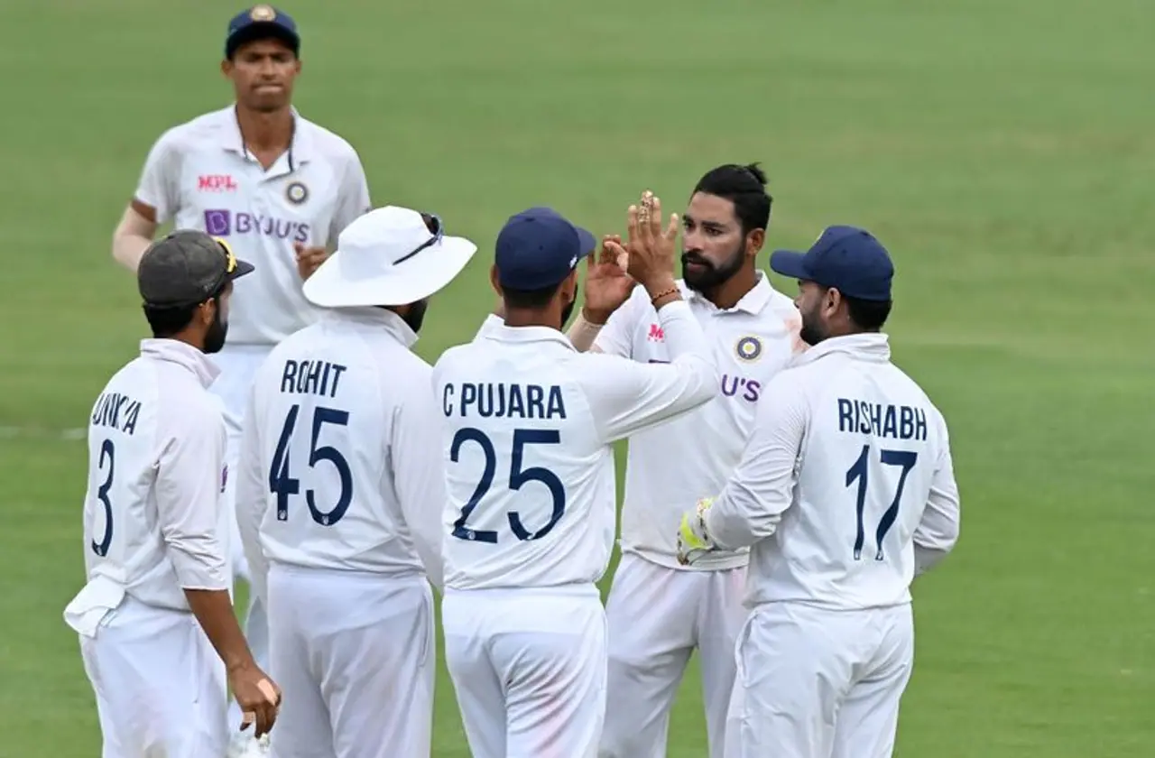 <p>On a positive note, India managed to finish on Day 4 of the final Test at The Gabba in Brisbane, on Monday. As rain forced early stumps, India is 324 runs behind, while Mohammed Siraj's five for bundled out Australia for 294.</p> <p>On a positive note, India managed to finish on Day 4 of the final Test at The Gabba in Brisbane, on Monday. As rain forced early stumps, India is 324 runs behind, while Mohammed Siraj's five for bundled out Australia for 294.</p>