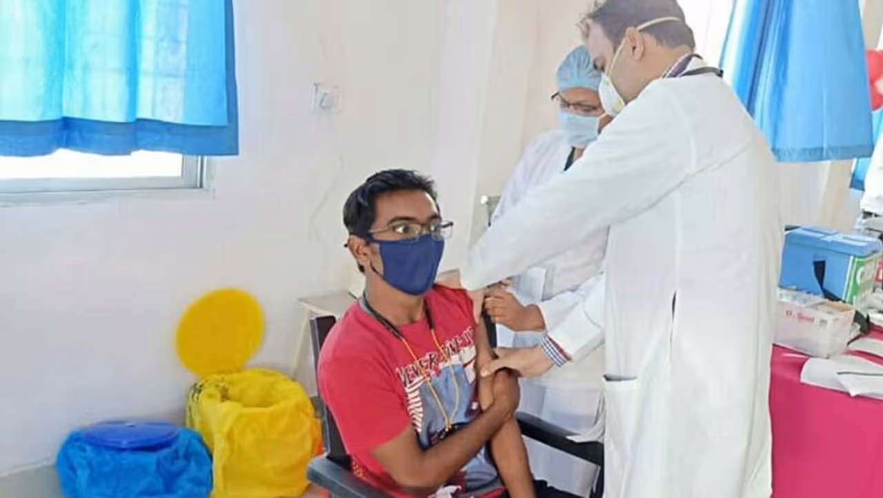 <p>India has become the fastest country to have vaccinated over four million people against the coronavirus disease (Covid 19) in 18 days, the Union ministry of health and family welfare said on Wednesday.<br />&nbsp;</p>
