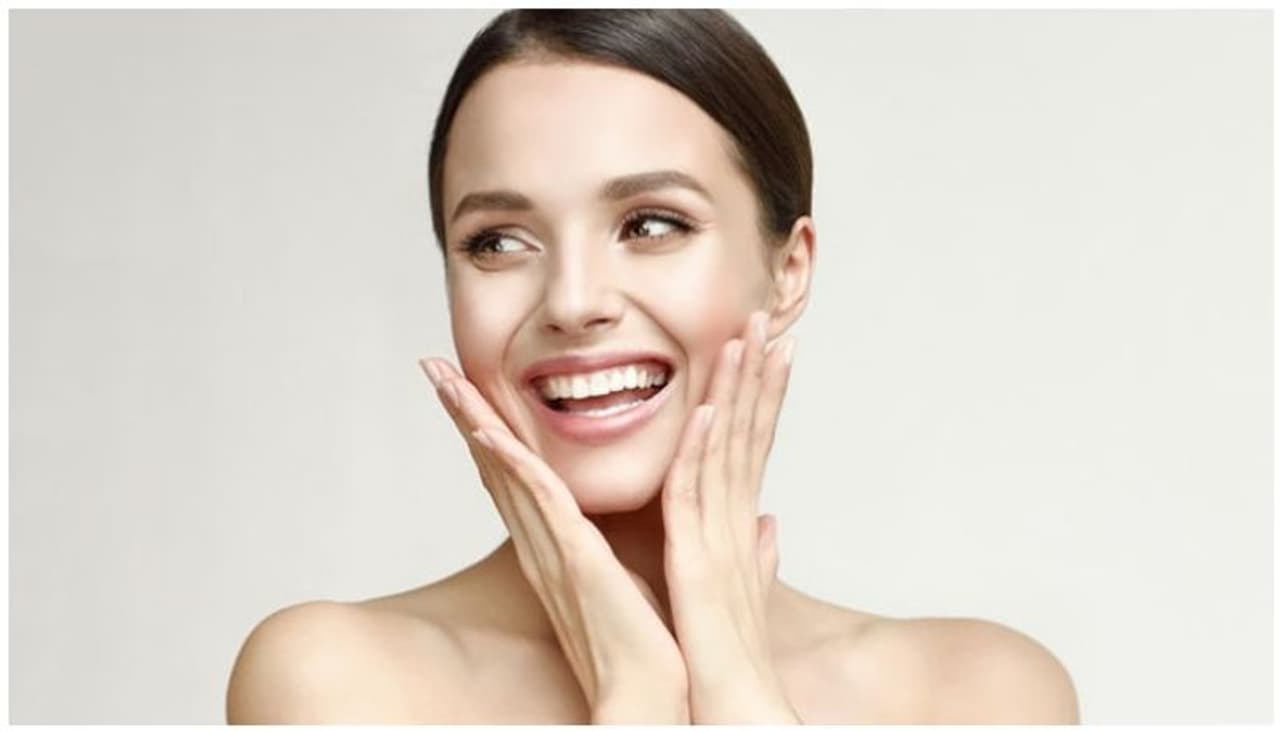 <p>Our skin requires discipline, and by that I don't mean hours and hours of using beauty products and strict skin care regimes, but balanced and clean eating habits can do well to our skin and keep it radiant and glowing.</p><p><br /> </p> <p>Our skin requires discipline, and by that I don't mean hours and hours of using beauty products and strict skin care regimes, but balanced and clean eating habits can do well to our skin and keep it radiant and glowing.</p><p><br /> </p>