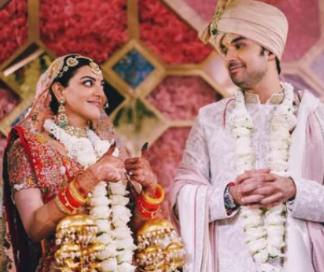 <p>ഏറ്റവും ഇഷ്ടപ്പെട്ട ഐസ്ക്രീം ഫ്ലേവര് ഏതെന്ന ചോദ്യത്തിന് മിന്റ് ചോക്ലേറ്റ് ചിപ് കോണ് എന്നായിരുന്നു ഉത്തരം.</p> <p>ഏറ്റവും ഇഷ്ടപ്പെട്ട ഐസ്ക്രീം ഫ്ലേവര് ഏതെന്ന ചോദ്യത്തിന് മിന്റ് ചോക്ലേറ്റ് ചിപ് കോണ് എന്നായിരുന്നു ഉത്തരം.</p>