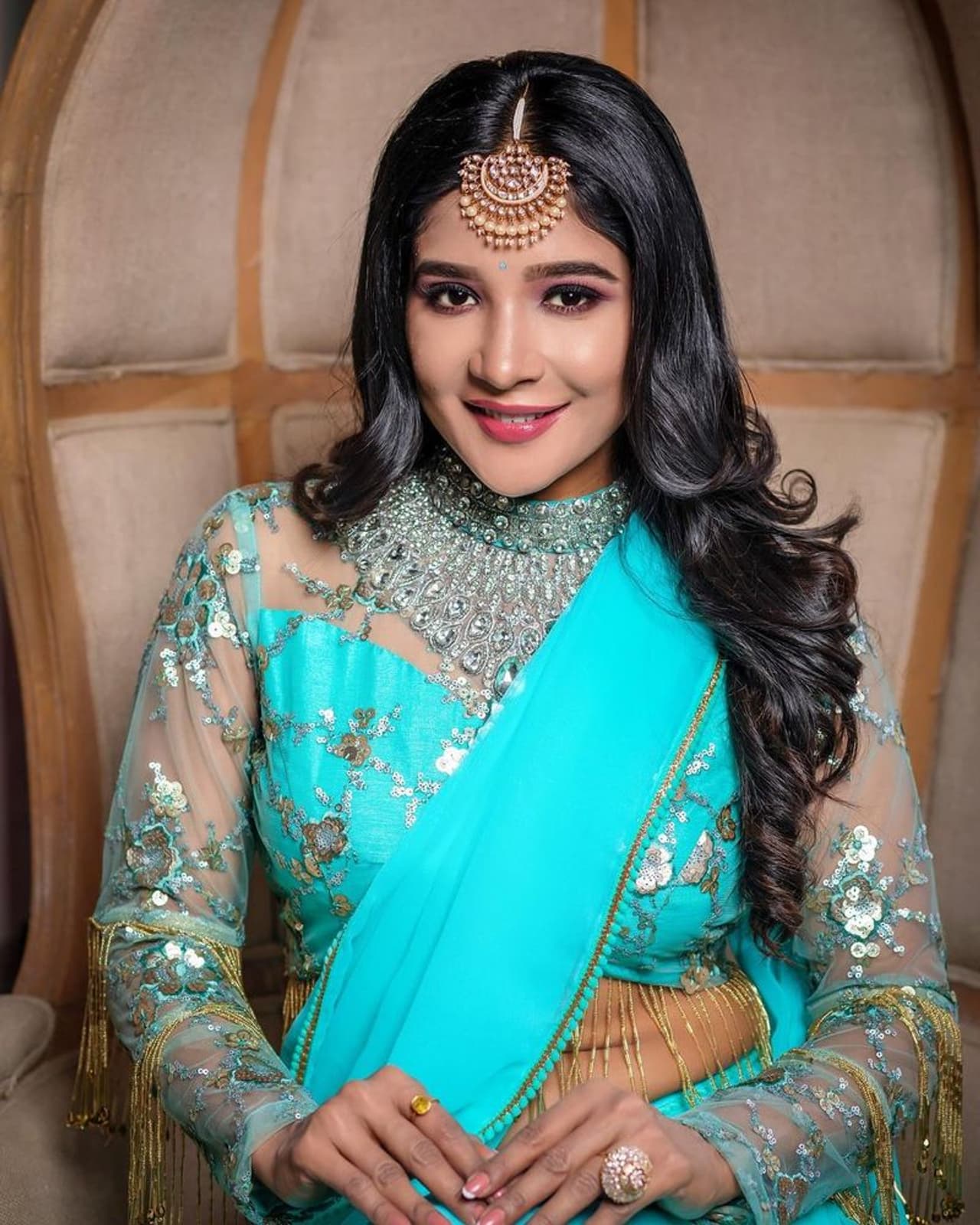 <p>விஜய் தொலைக்காட்சியில் ஒளிபரப்பான பிக்பாஸ் நிகழ்ச்சி மூலமாக பிரபலமானவர் சாக்ஷி அகர்வால். அதற்கு முன்னதாக ‘காலா’,‘விஸ்வாசம்’ என டாப் ஸ்டார்களின் படங்களில் தலை காட்டி இருந்தாலும் சாக்ஷிக்கு அட்ரஸ் கொடுத்தது என்னவோ பிக்பாஸ் நிகழ்ச்சி தான்.</p> <p>விஜய் தொலைக்காட்சியில் ஒளிபரப்பான பிக்பாஸ் நிகழ்ச்சி மூலமாக பிரபலமானவர் சாக்ஷி அகர்வால். அதற்கு முன்னதாக ‘காலா’,‘விஸ்வாசம்’ என டாப் ஸ்டார்களின் படங்களில் தலை காட்டி இருந்தாலும் சாக்ஷிக்கு அட்ரஸ் கொடுத்தது என்னவோ பிக்பாஸ் நிகழ்ச்சி தான்.</p>