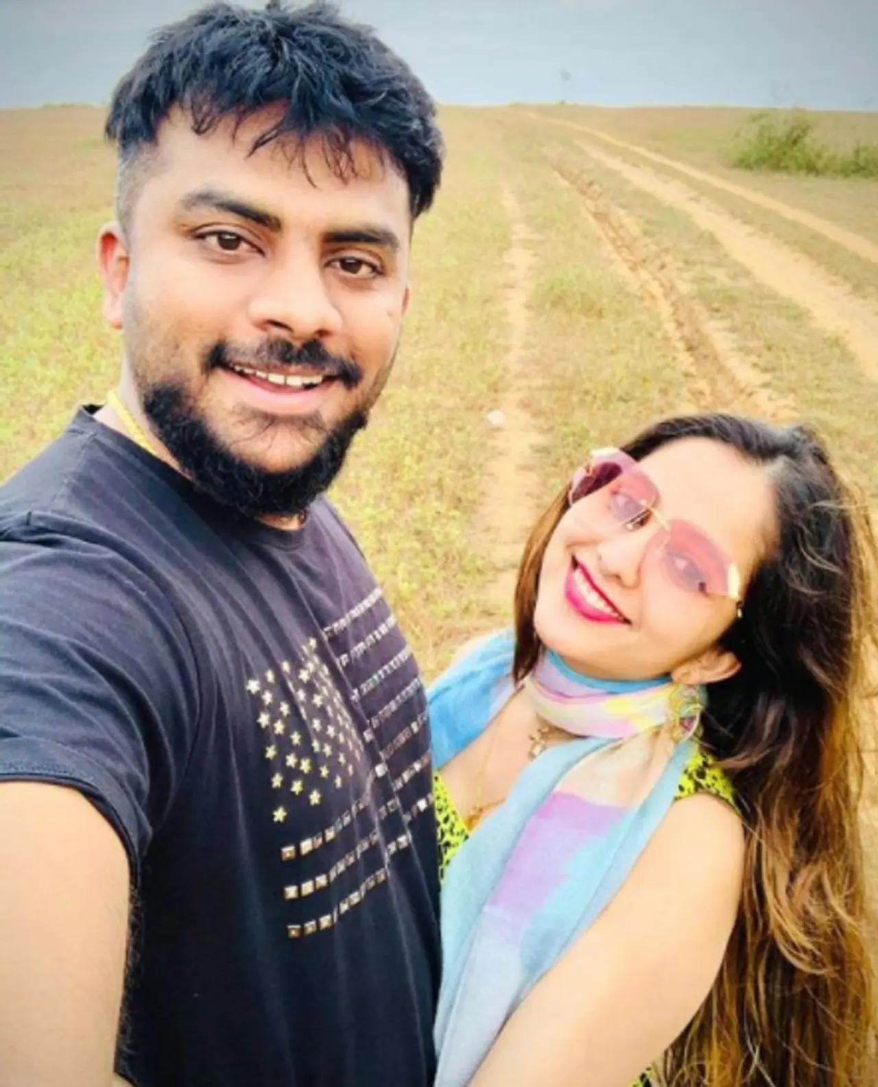 <p>ಪಾರ್ಟಿ ಫ್ರೀಕ್ ಪ್ರೀಕ್ ಎಂದು ಸಖತ್ ಡ್ಯಾನ್ಸ್ ಮಾಡಿದ ಬಿಗ್ಬಾಸ್ನ ಕ್ಯೂಟ್ ಜೋಡಿ ಈಗ ವಿಕೇಷನ್ ಹೊರಟಿದ್ದಾರೆ.</p> <p>ಪಾರ್ಟಿ ಫ್ರೀಕ್ ಪ್ರೀಕ್ ಎಂದು ಸಖತ್ ಡ್ಯಾನ್ಸ್ ಮಾಡಿದ ಬಿಗ್ಬಾಸ್ನ ಕ್ಯೂಟ್ ಜೋಡಿ ಈಗ ವಿಕೇಷನ್ ಹೊರಟಿದ್ದಾರೆ.</p>