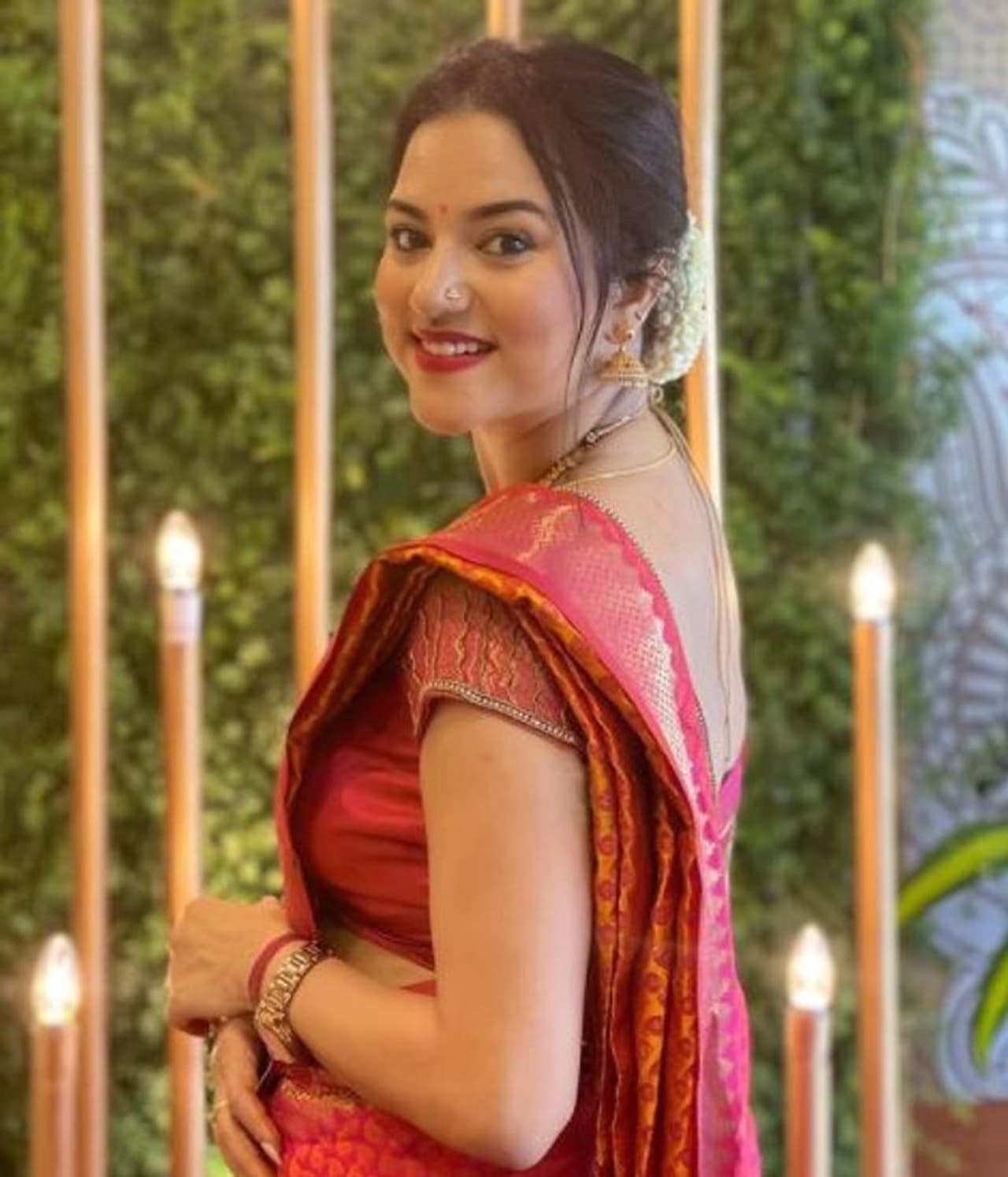 <p>ಕಲರ್ಸ್‌ ಕನ್ನಡ ವಾಹಿನಿಯಲ್ಲಿ ಪ್ರಸಾರವಾಗುತ್ತಿದ್ದ ಅಗ್ನಿಸಾಕ್ಷಿ ಧಾರಾವಾಹಿಯಲ್ಲಿ ಅನುಷಾ ರಾವ್, ರಾಧಿಕಾ ಪಾತ್ರದಲ್ಲಿ ಮಿಂಚಿದ್ದಾರೆ.</p>