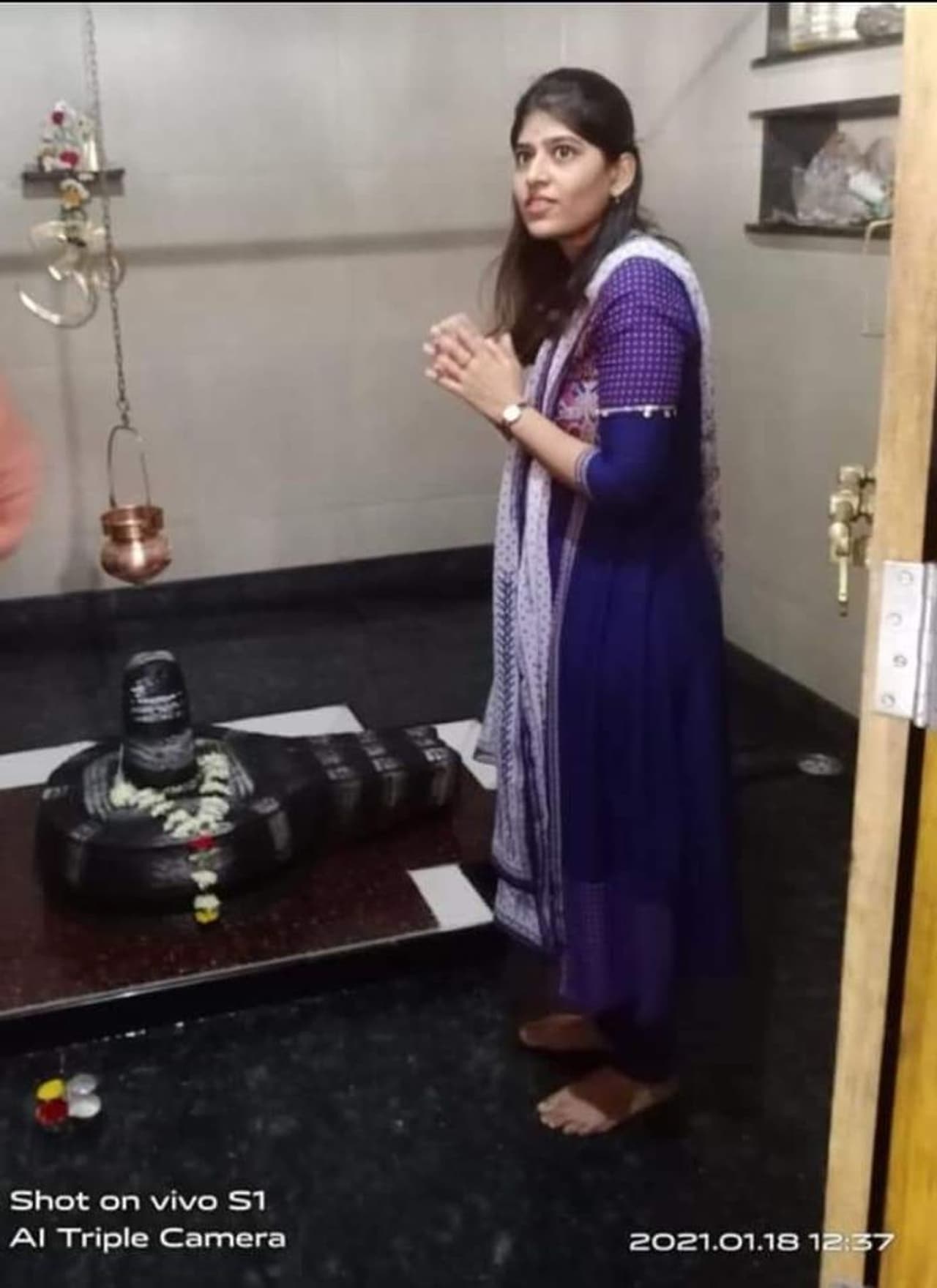 <p>ಕೇಂದ್ರ ಗೃಹ ಸಚಿವ ಅಮಿತ್ ಶಾ ಭೇಟಿ ಬೆನ್ನಲ್ಲೇ ಬೆಳಗಾವಿಯಲ್ಲಿ ಸುರೇಶ ಅಂಗಡಿ ಪುತ್ರಿ ಶ್ರದ್ಧಾ ಶೆಟ್ಟರ್ ಆಕ್ಟೀವ್ ಆಗಿದ್ದಾರೆ.</p> <p>ಕೇಂದ್ರ ಗೃಹ ಸಚಿವ ಅಮಿತ್ ಶಾ ಭೇಟಿ ಬೆನ್ನಲ್ಲೇ ಬೆಳಗಾವಿಯಲ್ಲಿ ಸುರೇಶ ಅಂಗಡಿ ಪುತ್ರಿ ಶ್ರದ್ಧಾ ಶೆಟ್ಟರ್ ಆಕ್ಟೀವ್ ಆಗಿದ್ದಾರೆ.</p>