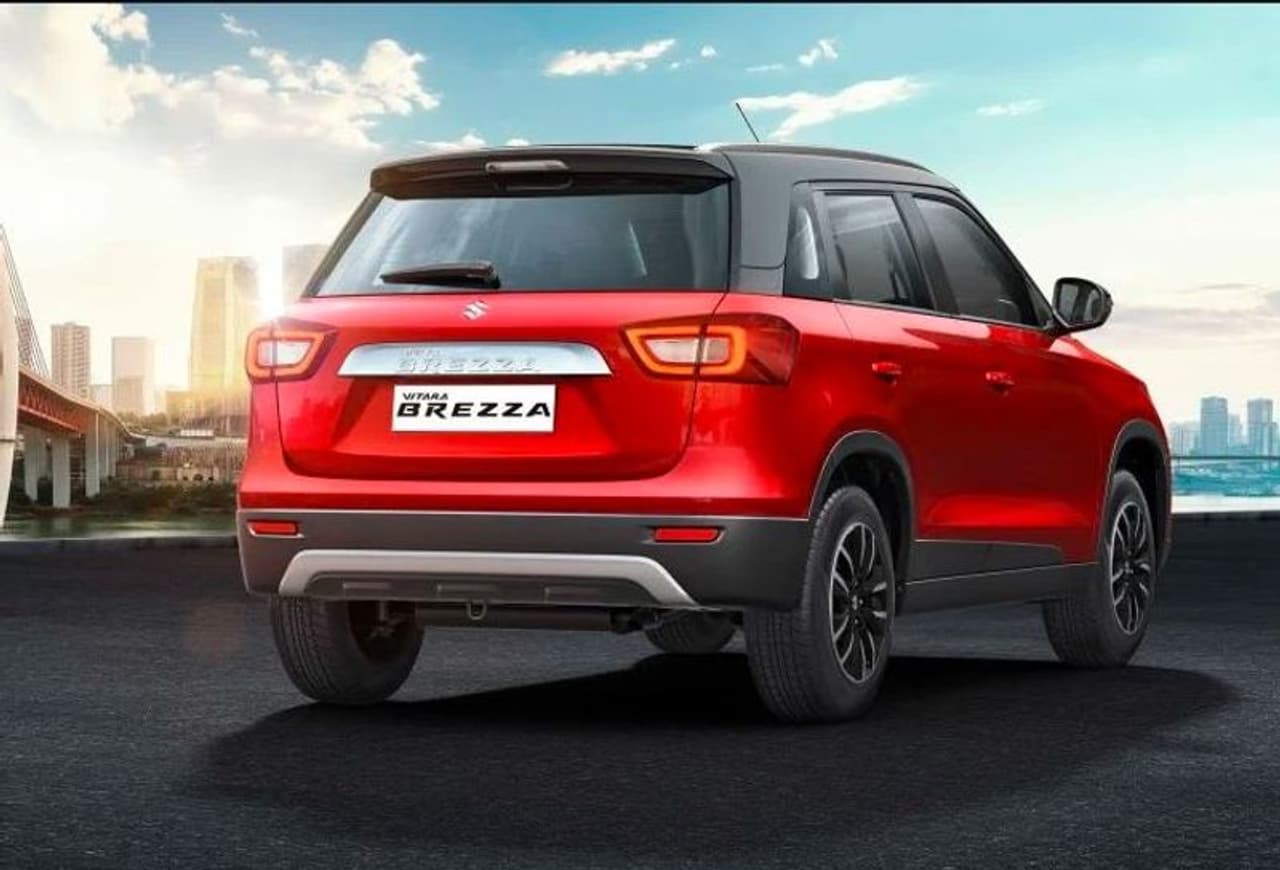 <p>ప్రభుత్వం గత ఏడాది ఏప్రిల్ నుండి బిఎస్ 6 ఉద్గార ప్రమాణాల వాహనాలను మాత్రమే విక్రయించాలని తెలిపింది. దీంతో స్కోడా, వోక్స్వ్యాగన్ , మారుతి సుజుకి వంటి ఇతర ఆటోమొబైల్ తయారీదారులు కూడా డీజిల్ ఇంజన్లను వారి మొత్తం శ్రేణి నుండి నిలిపివేశారు. బీఎస్ 6 ప్రమాణాలకు అనుగుణంగా డీజిల్ ఇంజిన్లను అప్గ్రేడ్ చేసే ఖర్చు చాలా ఎక్కువగా ఉన్నందున భవిష్యత్తులో వారి లైనప్లో పెట్రోల్ మోడళ్లు మాత్రమే ఉంటాయని మారుతి సుజుకి తెలిపింది. అయితే 2020 మధ్యలో మారుతి సుజుకి డీజిల్ ఇంజన్లను తిరిగి తీసుకురావడం పై అనేక నివేదికలు వచ్చాయి.<br /> </p> <p>ప్రభుత్వం గత ఏడాది ఏప్రిల్ నుండి బిఎస్ 6 ఉద్గార ప్రమాణాల వాహనాలను మాత్రమే విక్రయించాలని తెలిపింది. దీంతో స్కోడా, వోక్స్వ్యాగన్ , మారుతి సుజుకి వంటి ఇతర ఆటోమొబైల్ తయారీదారులు కూడా డీజిల్ ఇంజన్లను వారి మొత్తం శ్రేణి నుండి నిలిపివేశారు. బీఎస్ 6 ప్రమాణాలకు అనుగుణంగా డీజిల్ ఇంజిన్లను అప్గ్రేడ్ చేసే ఖర్చు చాలా ఎక్కువగా ఉన్నందున భవిష్యత్తులో వారి లైనప్లో పెట్రోల్ మోడళ్లు మాత్రమే ఉంటాయని మారుతి సుజుకి తెలిపింది. అయితే 2020 మధ్యలో మారుతి సుజుకి డీజిల్ ఇంజన్లను తిరిగి తీసుకురావడం పై అనేక నివేదికలు వచ్చాయి.<br /> </p>