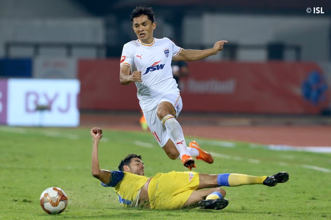 <p>Former champion, Bengaluru FC's winless run continued with yet another draw, against Odisha FC, in the Indian Super League 2020 21, at the Fatorda Stadium in Bengaluru, on Sunday. While Bengaluru has dropped to seventh place, Odisha stays at the bottom.</p> <p>Former champion, Bengaluru FC's winless run continued with yet another draw, against Odisha FC, in the Indian Super League 2020 21, at the Fatorda Stadium in Bengaluru, on Sunday. While Bengaluru has dropped to seventh place, Odisha stays at the bottom.</p>