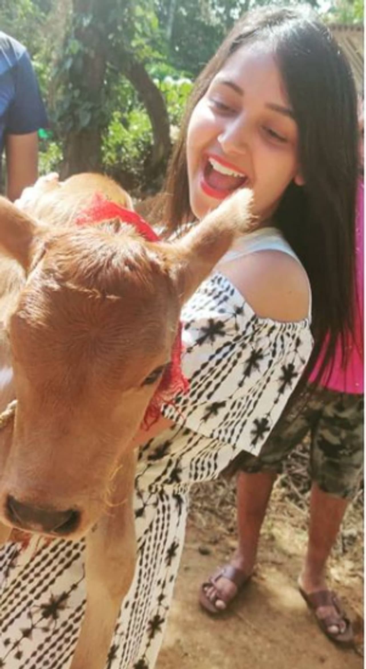 <p>ಗಟ್ಟಿಮೇಳ ಧಾರವಾಹಿಯ ಮೂಲಕ ಕನ್ನಡಿಗರ ಮನ ಗೆದ್ದ ನಟಿ ನಿಶಾ ಅವರಿಗೆ ಪ್ರಾಣಿಗಳೆಂದರೂ ಇಷ್ಟ.</p>