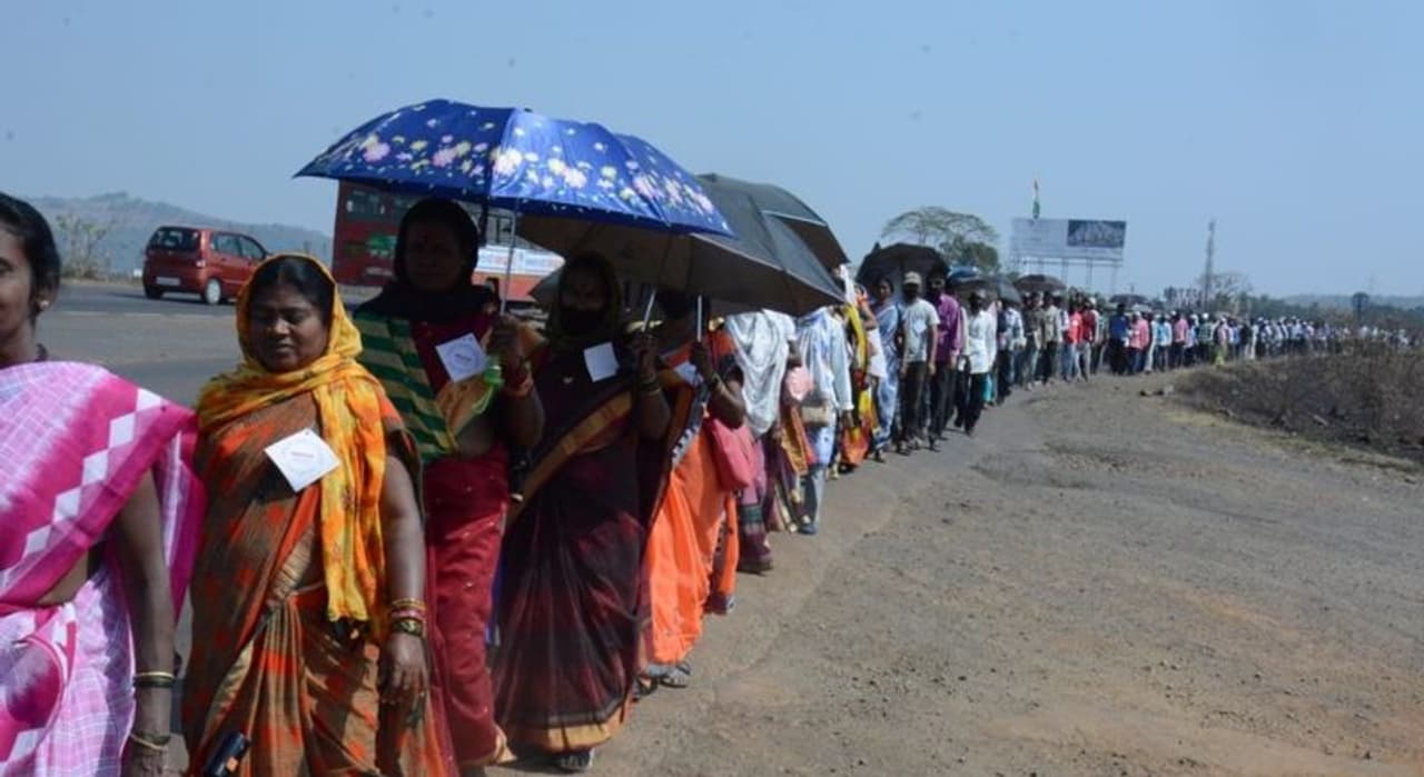 <p>തലസ്ഥാന നഗരത്തെ വലയംവെക്കും വിധം 100 കിലോമീറ്റര്‍ ദൂരത്തില്‍ റാലി സംഘടിപ്പിക്കാനാണ് കര്‍ഷക സംഘടനകളുടെ തീരുമാനം. ഒരു ലക്ഷത്തോളം ട്രാക്ടറുകളുടെ പങ്കാളിത്തം ഉണ്ടാകുമെന്ന് കര്‍ഷക സംഘടനകള്‍ അറിയിച്ചു.&nbsp;</p>