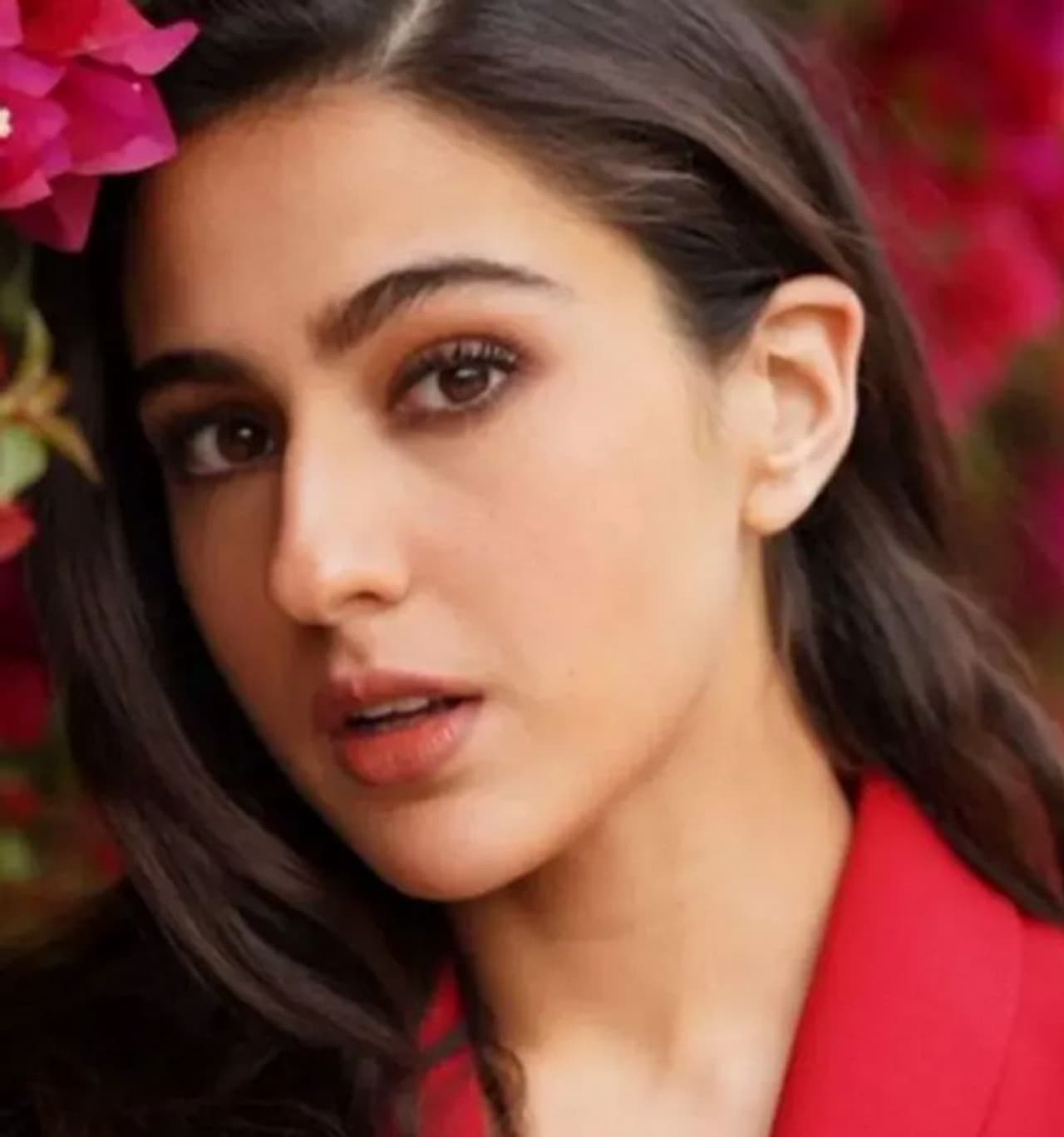 <p>Bollywood's Rising Star, Sara Ali Khan is undoubtedly amongst the much loved and popular figures of the industry. Amidst her rising stock in the industry, Sara has now been roped in by two brands as their ambassador. Both of the brands have made her their first ever ambassador.</p>