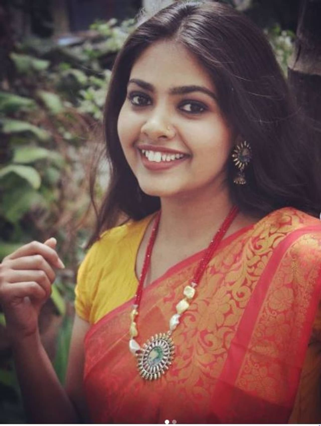 <p><strong>ಗಿಣಿರಾಮ ಸೀರಿಯಲ್ನಿಂದ ಮಹತಿ ಕಾಣೆ: </strong>ನನಗೆ ಕೋವಿಡ್ ಬಂದ ಕಾರಣ ಗಿಣಿರಾಮ ಕಥೆ ಒಂಚೂರು ಬೇರೆ ಟ್ರ್ಯಾಕ್ನಲ್ಲಿ ಸಾಗಿದೆ. ನನ್ನ ಮಹತಿ ಪಾತ್ರ ಕಾಣೆಯಾಗಿ, ಎಲ್ಲರೂ ಹುಡುಕಾಟದಲ್ಲಿದ್ದಾರೆ. ಇದಕ್ಕೆ ಸೋಷಿಯಲ್ ಮೀಡಿಯಾದಲ್ಲಿ ಬರೋ ಕಮೆಂಟ್ಗಳು ಹಿಲೇರಿಯಸ್ ಆಗಿರುತ್ತವೆ ಎಂದಿದ್ದಾರೆ.</p> <p><strong>ಗಿಣಿರಾಮ ಸೀರಿಯಲ್ನಿಂದ ಮಹತಿ ಕಾಣೆ: </strong>ನನಗೆ ಕೋವಿಡ್ ಬಂದ ಕಾರಣ ಗಿಣಿರಾಮ ಕಥೆ ಒಂಚೂರು ಬೇರೆ ಟ್ರ್ಯಾಕ್ನಲ್ಲಿ ಸಾಗಿದೆ. ನನ್ನ ಮಹತಿ ಪಾತ್ರ ಕಾಣೆಯಾಗಿ, ಎಲ್ಲರೂ ಹುಡುಕಾಟದಲ್ಲಿದ್ದಾರೆ. ಇದಕ್ಕೆ ಸೋಷಿಯಲ್ ಮೀಡಿಯಾದಲ್ಲಿ ಬರೋ ಕಮೆಂಟ್ಗಳು ಹಿಲೇರಿಯಸ್ ಆಗಿರುತ್ತವೆ ಎಂದಿದ್ದಾರೆ.</p>