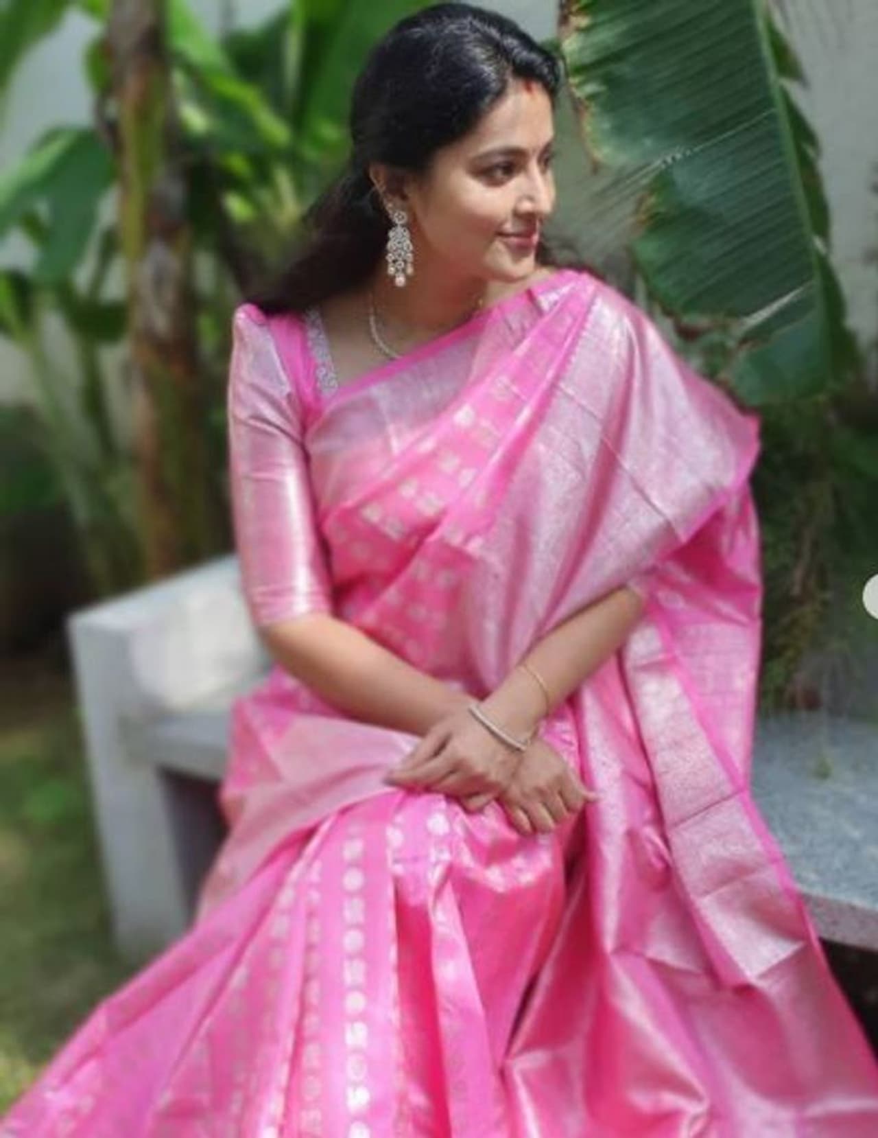 <h2> </h2><p>நடிகர் பிரசன்னா, புன்னகை அரசி சினேகாவை கடந்த 2012ம் ஆண்டு காதலித்து திருமணம் செய்து கொண்டார். இந்த நட்சத்திர காதல் தம்பதிக்கு தற்போது 5 வயதில் விஹான் என்ற மகன் உள்ளார்.</p> <h2> </h2><p>நடிகர் பிரசன்னா, புன்னகை அரசி சினேகாவை கடந்த 2012ம் ஆண்டு காதலித்து திருமணம் செய்து கொண்டார். இந்த நட்சத்திர காதல் தம்பதிக்கு தற்போது 5 வயதில் விஹான் என்ற மகன் உள்ளார்.</p>