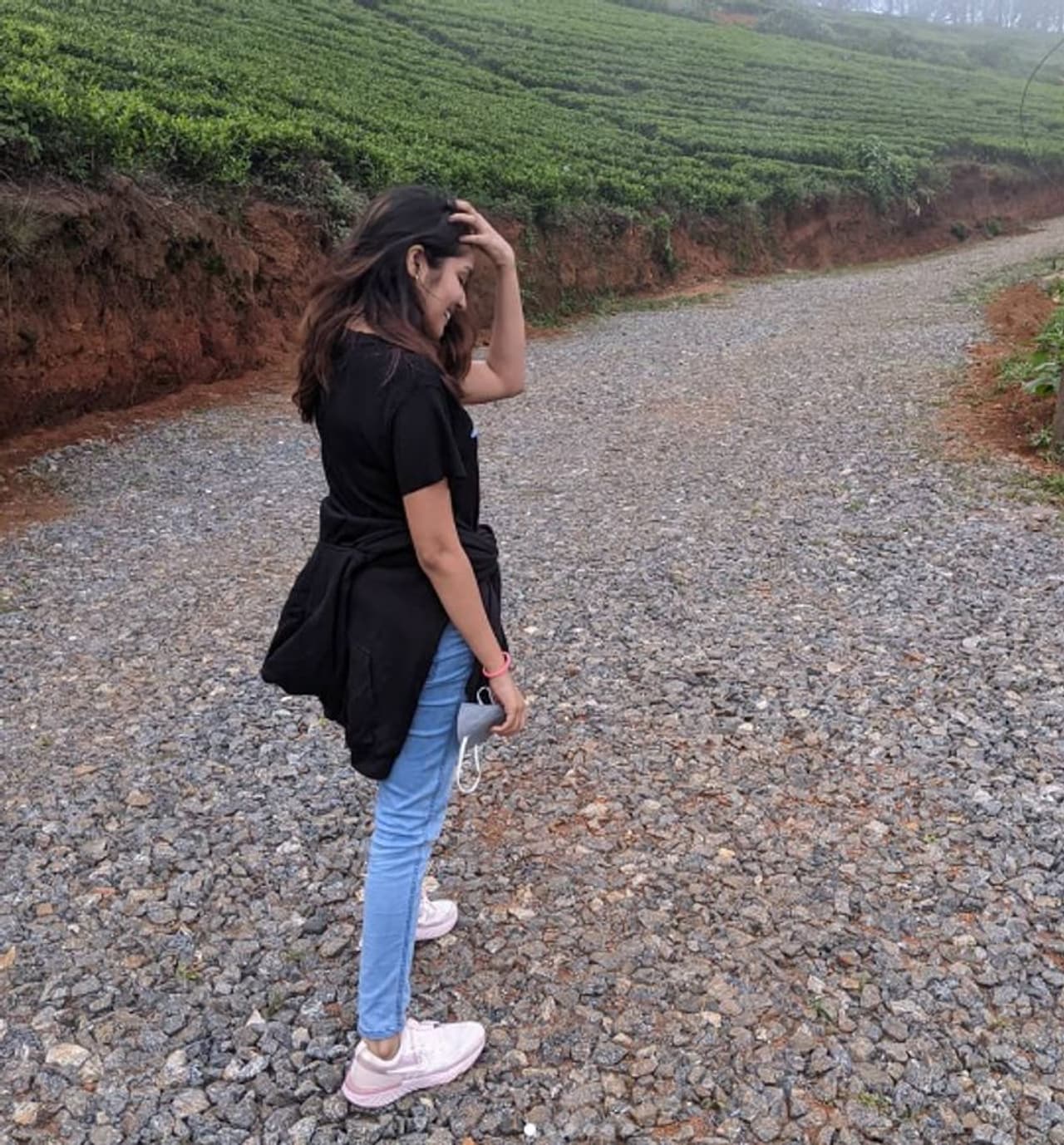 <p><strong>‘என்னை அறிந்தால்’,‘விஸ்வாசம்’ ஆகிய படங்களில் தல அஜித்திற்கு மகளாக நடித்து கவனம் ஈர்த்தவர் அனிகா சுரேந்திரன். ழந்தை நட்சத்திரமாக இருந்த அனிகா சுரேந்திரன் இப்பொது வளர்ந்து முழுநேர கதாநாயகி அவதாரம் எடுக்க தயாராகி வருகிறார்.</strong></p> <p><strong>‘என்னை அறிந்தால்’,‘விஸ்வாசம்’ ஆகிய படங்களில் தல அஜித்திற்கு மகளாக நடித்து கவனம் ஈர்த்தவர் அனிகா சுரேந்திரன். ழந்தை நட்சத்திரமாக இருந்த அனிகா சுரேந்திரன் இப்பொது வளர்ந்து முழுநேர கதாநாயகி அவதாரம் எடுக்க தயாராகி வருகிறார்.</strong></p>