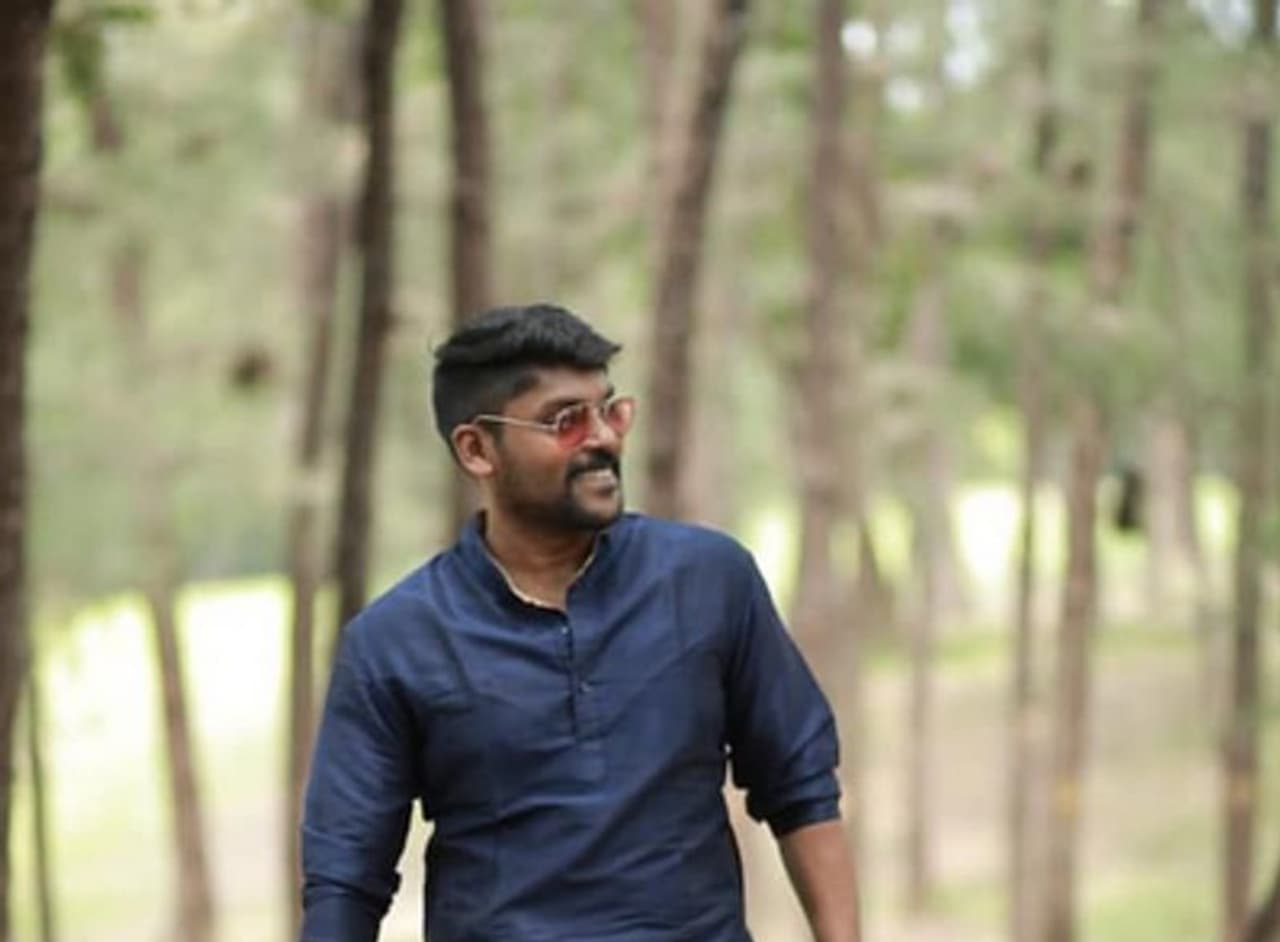 <p>പദ്‍മ അവാർഡ് ജേതാക്കളായ എന്റെ പ്രിയപ്പെട്ടവർ എന്നാണ് വിധു പ്രതാപ് എഴുതിയിരിക്കുന്നത്.</p>