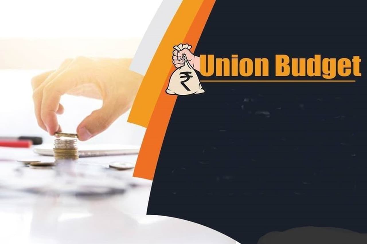 <p>ఎన్ఏటి హెల్త్ అధ్యక్షురాలు, అపోలో హాస్పిటల్స్ ఎగ్జిక్యూటివ్ వైస్ చైర్పర్సన్ ప్రీత రెడ్డి మాట్లాడుతూ, కరోనా వ్యాధి దేశ ఆరోగ్య సంరక్షణ వ్యవస్థలో పెద్ద మార్పును తెచ్చిపెట్టింది. దీనివల్ల ఆరోగ్య సంరక్షణ మౌలిక సదుపాయాలలో పెట్టుబడులు మరింతగా పెంచాల్సిన అవసరం ఉంది. ఆరోగ్య కార్యకర్తల శిక్షణ ఇంకా స్కిల్ డెవలప్మెంట్ కోసం జాతీయ స్థాయి కార్యక్రమాలు, వైద్య కళాశాలల సంఖ్యను పెంచడం అలాగే సమర్థవంతమైన పిపిపి మోడల్ & స్థానిక తయారీని ప్రోత్సహించడం". అవసరమని అన్నారు.</p> <p>ఎన్ఏటి హెల్త్ అధ్యక్షురాలు, అపోలో హాస్పిటల్స్ ఎగ్జిక్యూటివ్ వైస్ చైర్పర్సన్ ప్రీత రెడ్డి మాట్లాడుతూ, కరోనా వ్యాధి దేశ ఆరోగ్య సంరక్షణ వ్యవస్థలో పెద్ద మార్పును తెచ్చిపెట్టింది. దీనివల్ల ఆరోగ్య సంరక్షణ మౌలిక సదుపాయాలలో పెట్టుబడులు మరింతగా పెంచాల్సిన అవసరం ఉంది. ఆరోగ్య కార్యకర్తల శిక్షణ ఇంకా స్కిల్ డెవలప్మెంట్ కోసం జాతీయ స్థాయి కార్యక్రమాలు, వైద్య కళాశాలల సంఖ్యను పెంచడం అలాగే సమర్థవంతమైన పిపిపి మోడల్ & స్థానిక తయారీని ప్రోత్సహించడం". అవసరమని అన్నారు.</p>