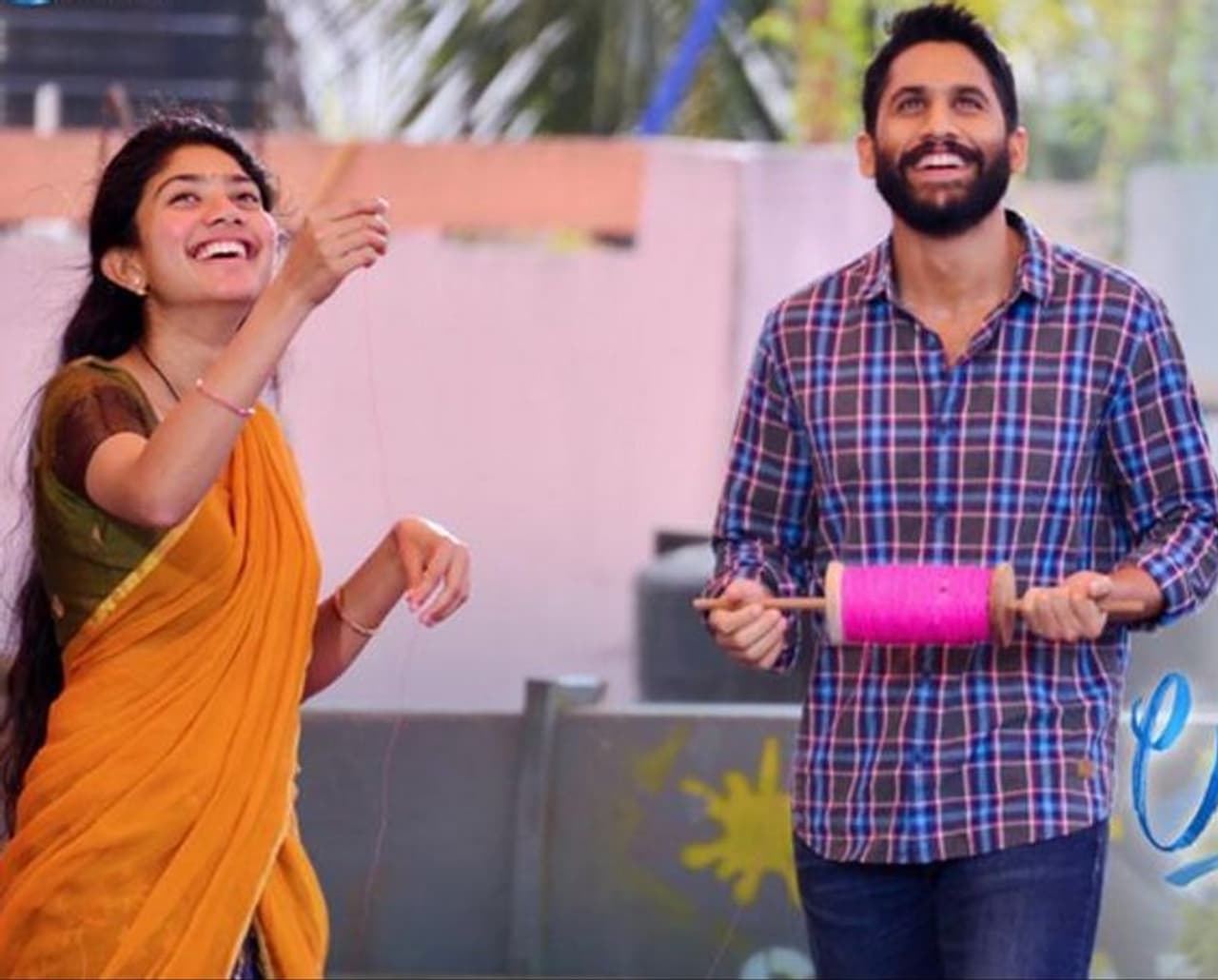 <p>ನಾಗ ಚೈತನ್ಯ ಅಕ್ಕಿನೇನಿ ಮತ್ತು ಸಾಯಿ ಪಲ್ಲವಿ ಮುಖ್ಯ ಪಾತ್ರಗಳಲ್ಲಿ ನಟಿಸಿರುವ ಲವ್ ಸ್ಟೋರಿ ಏಪ್ರಿಲ್ 16 ರಂದು ಚಿತ್ರಮಂದಿರಗಳಲ್ಲಿ ತೆರೆ ಕಾಣಲಿದೆ.</p> <p>ನಾಗ ಚೈತನ್ಯ ಅಕ್ಕಿನೇನಿ ಮತ್ತು ಸಾಯಿ ಪಲ್ಲವಿ ಮುಖ್ಯ ಪಾತ್ರಗಳಲ್ಲಿ ನಟಿಸಿರುವ ಲವ್ ಸ್ಟೋರಿ ಏಪ್ರಿಲ್ 16 ರಂದು ಚಿತ್ರಮಂದಿರಗಳಲ್ಲಿ ತೆರೆ ಕಾಣಲಿದೆ.</p>