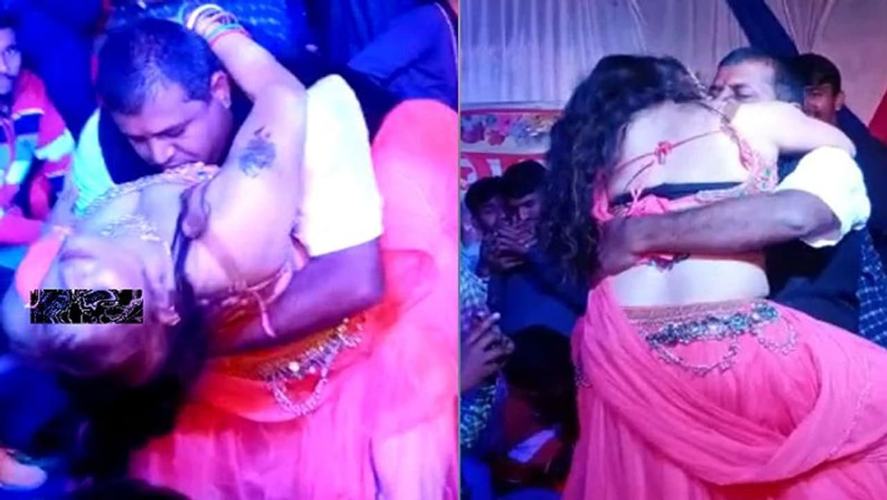 <p>ಲಭ್ಯವಾದ ಮಾಹಿತಿ ಅನ್ವಯ ಈ ಘಟನೆ ಜನವರಿ 23ರಂದು ನಡೆದಿದೆ. ಅಂದು ನಡೆದ ಕಾರ್ಯಕ್ರಮವೊಂದರಲ್ಲಿ ಕೈಲಾಶ್ ಗುರ್ಜರ್ ಭಾಗವಹಿಸಿದ್ದರು.</p> <p>ಲಭ್ಯವಾದ ಮಾಹಿತಿ ಅನ್ವಯ ಈ ಘಟನೆ ಜನವರಿ 23ರಂದು ನಡೆದಿದೆ. ಅಂದು ನಡೆದ ಕಾರ್ಯಕ್ರಮವೊಂದರಲ್ಲಿ ಕೈಲಾಶ್ ಗುರ್ಜರ್ ಭಾಗವಹಿಸಿದ್ದರು.</p>