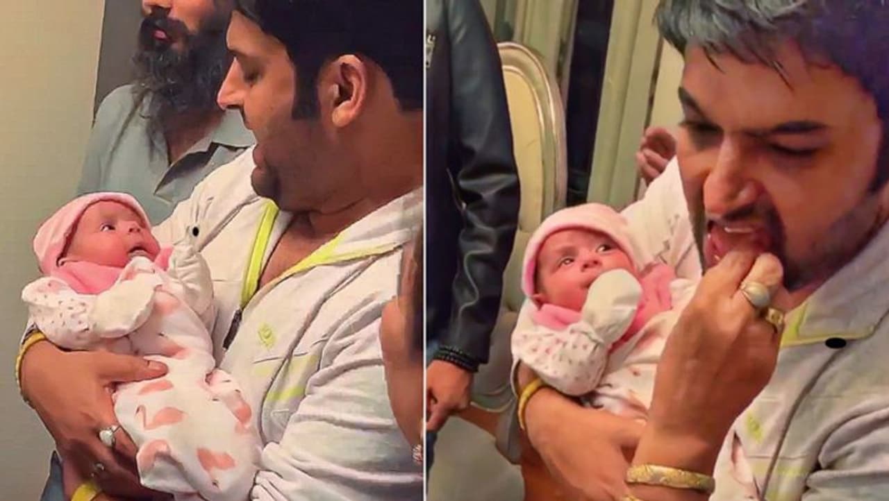 <p>'ನಮಸ್ಕಾರ, ನಮ್ಮ ಮಗ ಇಂದು ಬೆಳಿಗ್ಗೆ ಜನಿಸಿದ್ದಾನೆ. ದೇವರ ದಯೆಯಿಂದ ಮಗು ತಾಯಿ ಇಬ್ಬರೂ ಚೆನ್ನಾಗಿದ್ದಾರೆ. ನಿಮ್ಮೆಲ್ಲರ ಪ್ರೀತಿಗೆ ತುಂಬಾ ಧನ್ಯವಾದಗಳು. ಆಶೀರ್ವಾದ ಮತ್ತು ಪ್ರಾರ್ಥನೆಗಳು, ನಾನು ನಿಮ್ಮೆಲ್ಲರನ್ನೂ ಪ್ರೀತಿಸುತ್ತೇನೆ ಗಿನ್ನಿ ಮತ್ತು ಕಪಿಲ್ ಕೃತಜ್ಞತೆ' ಎಂದು ಕಪಿಲ್ ಶರ್ಮಾ ಟ್ವೀಟ್ ಮಾಡಿದ್ದಾರೆ.</p> <p>'ನಮಸ್ಕಾರ, ನಮ್ಮ ಮಗ ಇಂದು ಬೆಳಿಗ್ಗೆ ಜನಿಸಿದ್ದಾನೆ. ದೇವರ ದಯೆಯಿಂದ ಮಗು ತಾಯಿ ಇಬ್ಬರೂ ಚೆನ್ನಾಗಿದ್ದಾರೆ. ನಿಮ್ಮೆಲ್ಲರ ಪ್ರೀತಿಗೆ ತುಂಬಾ ಧನ್ಯವಾದಗಳು. ಆಶೀರ್ವಾದ ಮತ್ತು ಪ್ರಾರ್ಥನೆಗಳು, ನಾನು ನಿಮ್ಮೆಲ್ಲರನ್ನೂ ಪ್ರೀತಿಸುತ್ತೇನೆ ಗಿನ್ನಿ ಮತ್ತು ಕಪಿಲ್ ಕೃತಜ್ಞತೆ' ಎಂದು ಕಪಿಲ್ ಶರ್ಮಾ ಟ್ವೀಟ್ ಮಾಡಿದ್ದಾರೆ.</p>