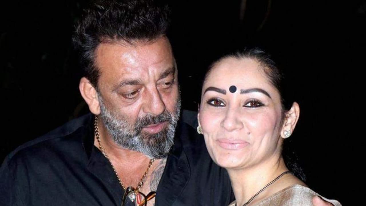 <p>Bollywood actor Sanjay Dutt is a die hard loverboy, in many interviews and talk shows he expressed his love for his wife Manyata.</p> <p>Bollywood actor Sanjay Dutt is a die hard loverboy, in many interviews and talk shows he expressed his love for his wife Manyata.</p>