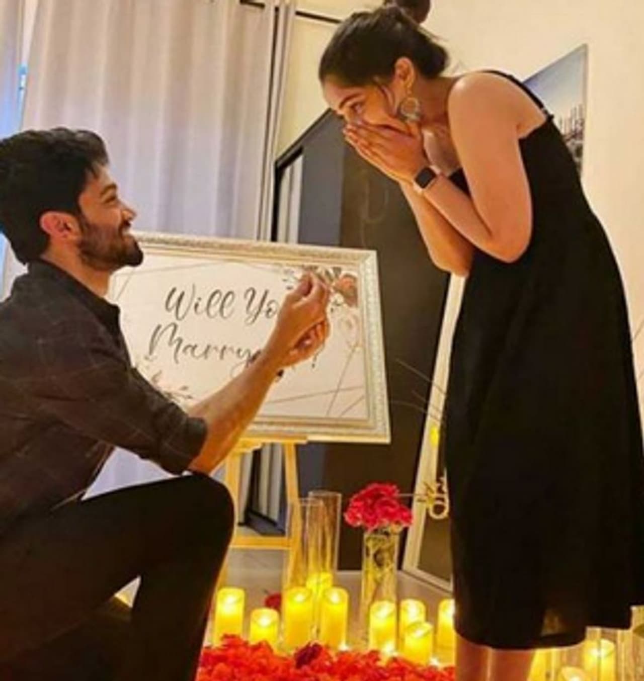 <p>റെബ മോണിക്കയുടെ ജന്മദിന ആഘോഷങ്ങളുടെ ഇടയിലായിരുന്നു വിവാഹക്കാര്യം തീരുമാനിച്ചത്.</p> <p>റെബ മോണിക്കയുടെ ജന്മദിന ആഘോഷങ്ങളുടെ ഇടയിലായിരുന്നു വിവാഹക്കാര്യം തീരുമാനിച്ചത്.</p>