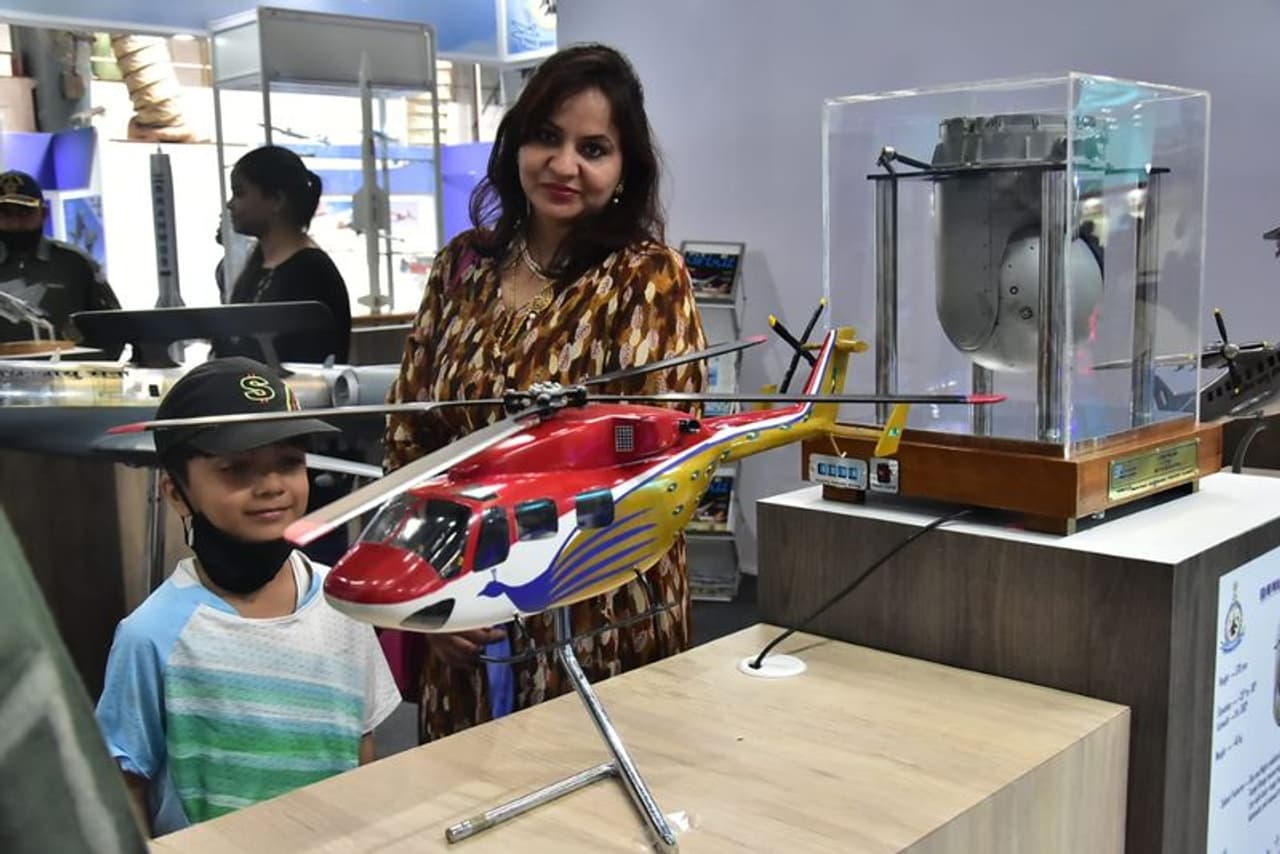 <p>ವಿಶ್ವದ ಮೊಟ್ಟಮೊದಲ ಹೈಬ್ರಿಡ್‌ ಹಾಗೂ ಏಷ್ಯಾದ ಅತಿದೊಡ್ಡ ವೈಮಾನಿಕ ಪ್ರದರ್ಶನ ‘ಏರೋ ಇಂಡಿಯಾ 2021’</p>