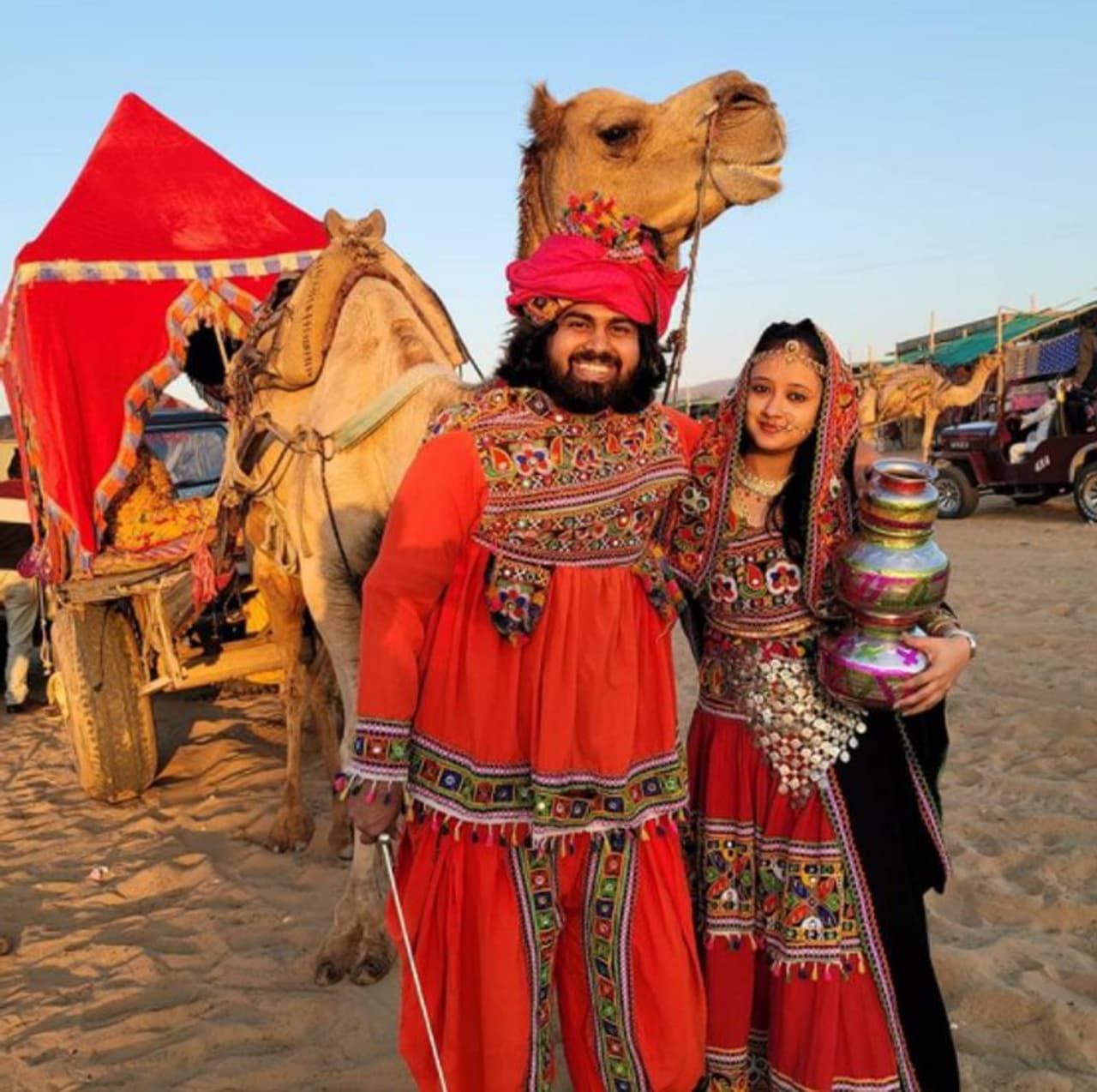 <p>ಕನ್ನಡ ಕೋಗಿಲೆ ಖ್ಯಾತಿಯ ಪುತ್ತೂರಿನ ಚೆಲುವೆ ಅಖಿಲಾ ಪಜಿಮಣ್ಣು ಅವರ ನಿಶ್ಚಿತಾರ್ಥ ಇತ್ತೀಚೆಗಷ್ಟೆ ನಡೆದಿತ್ತು.</p>