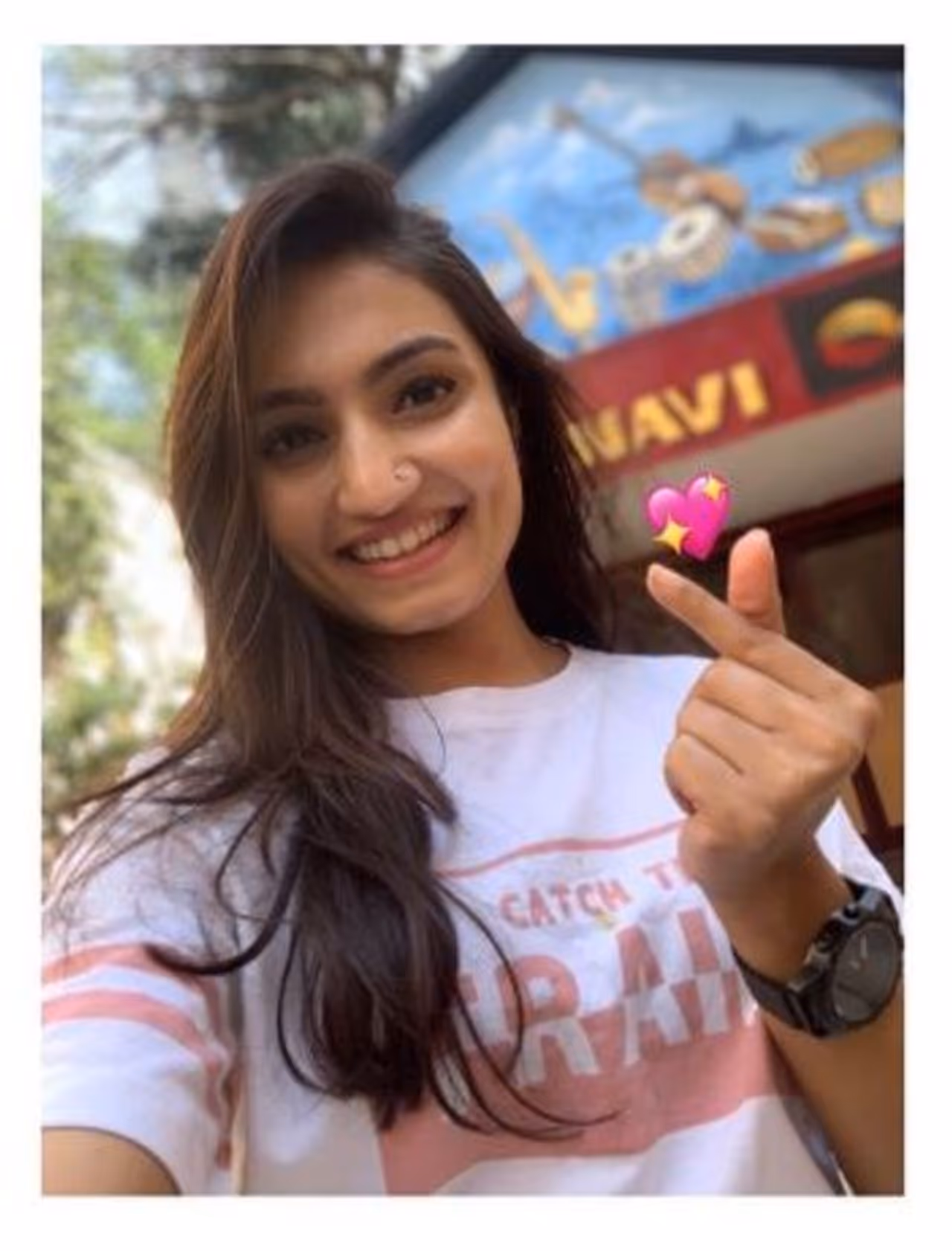 <p>ಸೋಷಿಯಲ್ ಮೀಡಿಯಾದಲ್ಲಿ ಸಿಕ್ಕಾಪಟ್ಟೆ ಆಕ್ಟೀವ್ ಇರುವ ವೈಷ್ಣವಿಗೆ ಬಿಗ್ ಬಾಸ್ ಸೀಸನ್ 8ರಲ್ಲಿ ಭಾಗವಹಿಸಲು ಅಭಿಮಾನಿಗಳಿಂದ ಒತ್ತಡ.</p>