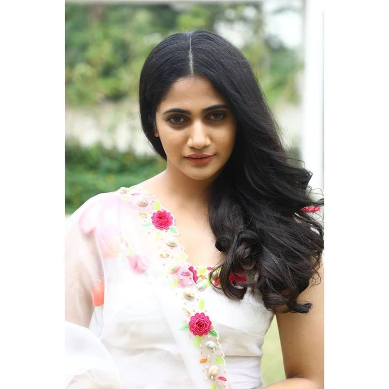 <p>இலங்கை செய்திவாசிப்பாளரான லாஸ்லியா பிக்பாஸ் சீசன் 3 நிகழ்ச்சியில் பங்கேற்றதால் தமிழகம் முழுவதும் பட்டி, தொட்டி எல்லாம் பிரபலமானார்.</p> <p>இலங்கை செய்திவாசிப்பாளரான லாஸ்லியா பிக்பாஸ் சீசன் 3 நிகழ்ச்சியில் பங்கேற்றதால் தமிழகம் முழுவதும் பட்டி, தொட்டி எல்லாம் பிரபலமானார்.</p>